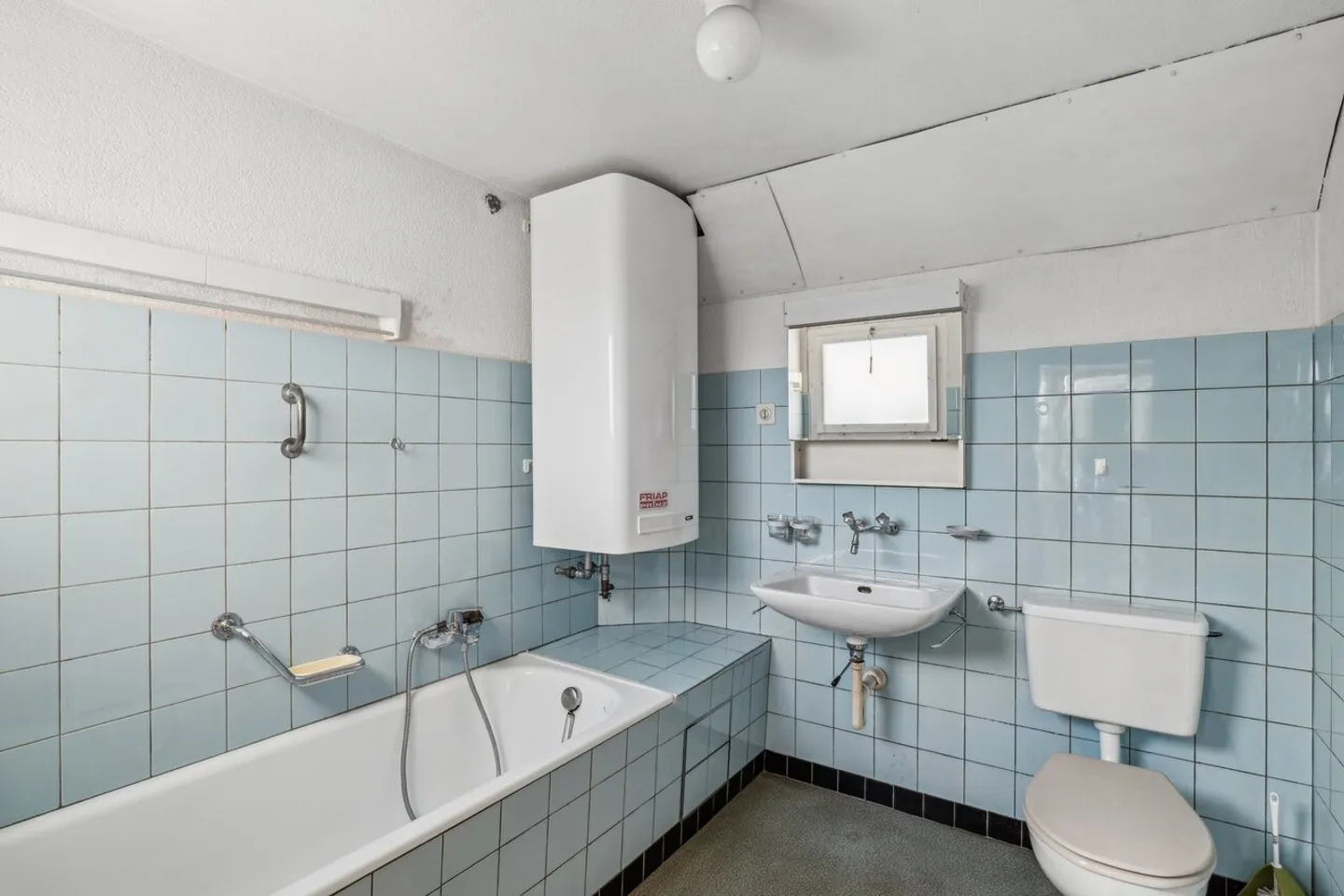 Residential building with 10.5 rooms - Photo 5 of 10
