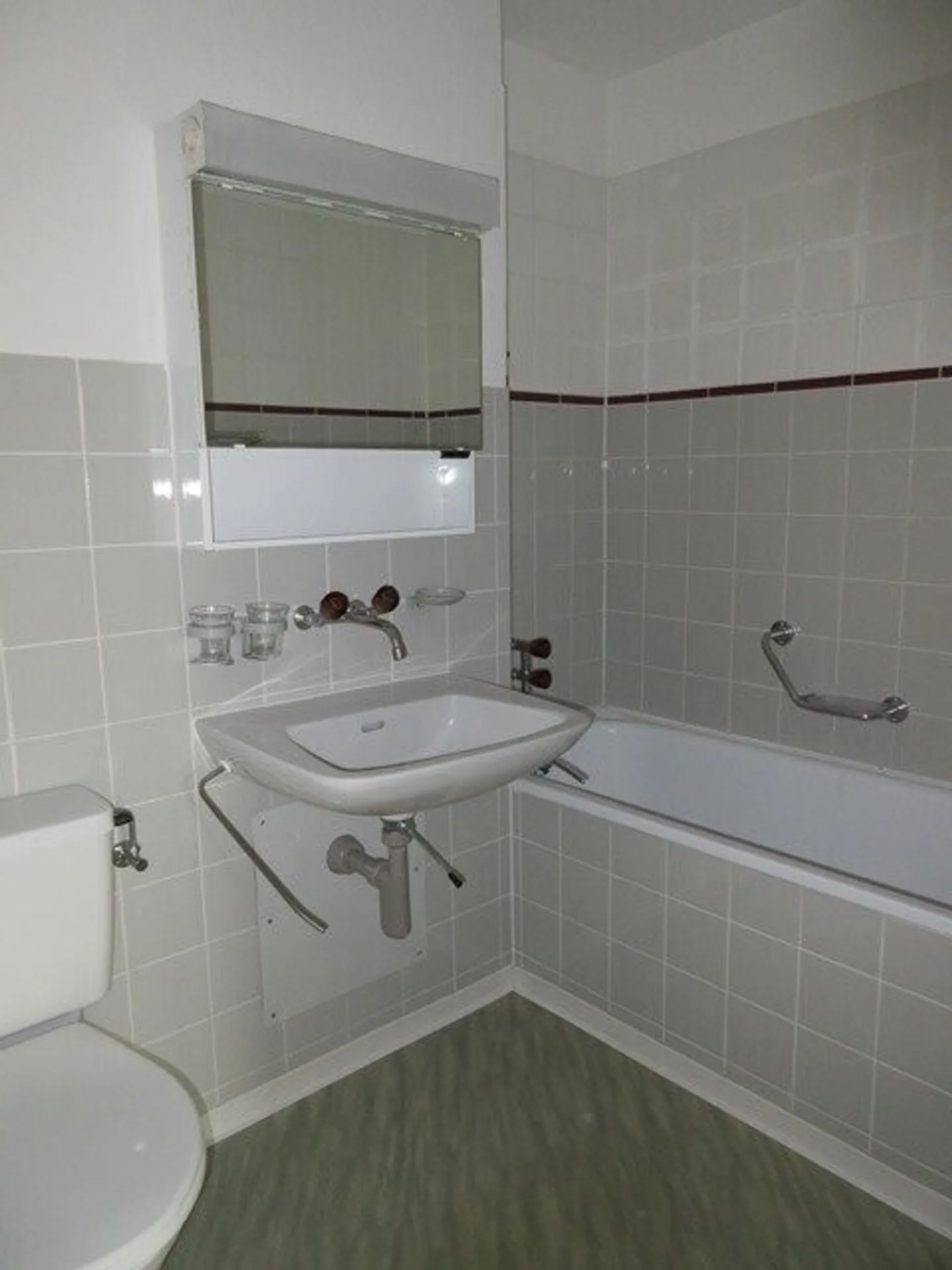 Great apartment in the green! - Photo 4 of 6