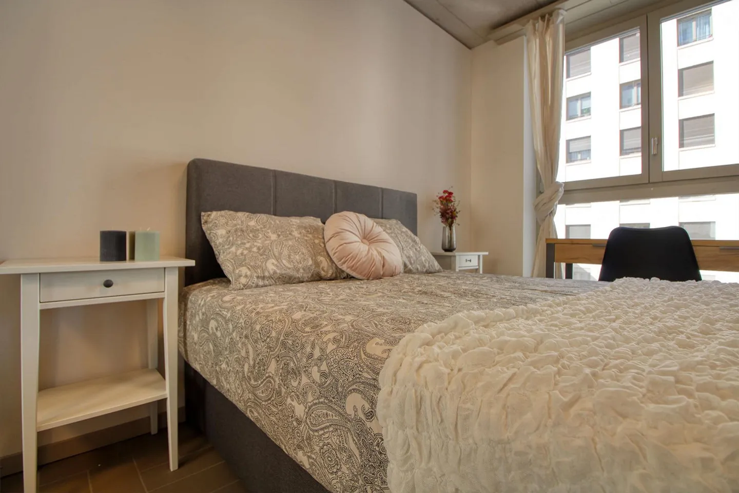 Furnished Room in Modern Apartment - Photo 2 of 22
