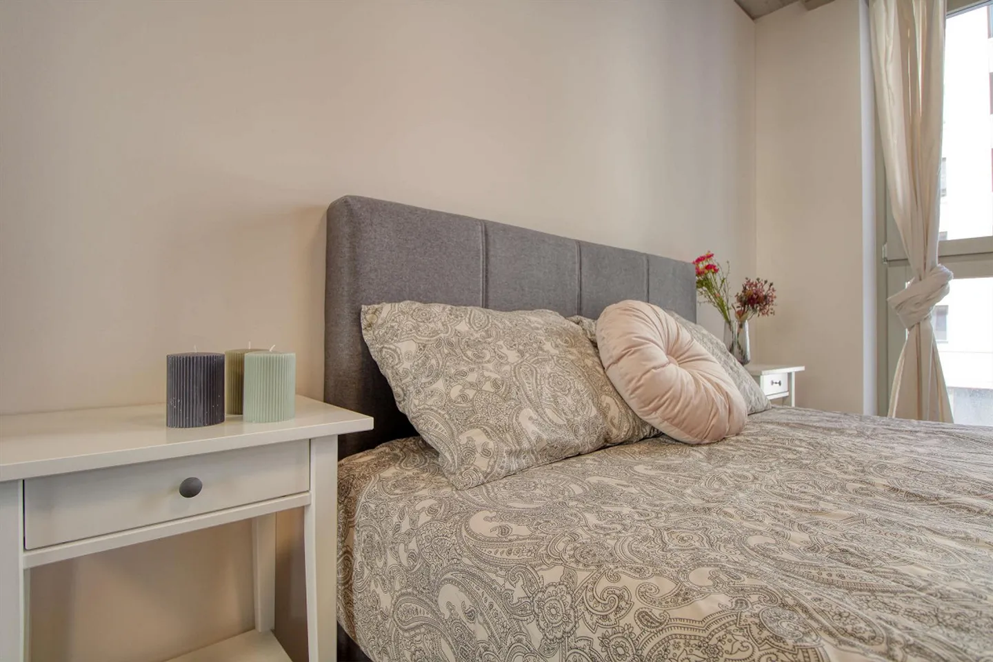 Furnished Room in Modern Apartment - Photo 3 of 22