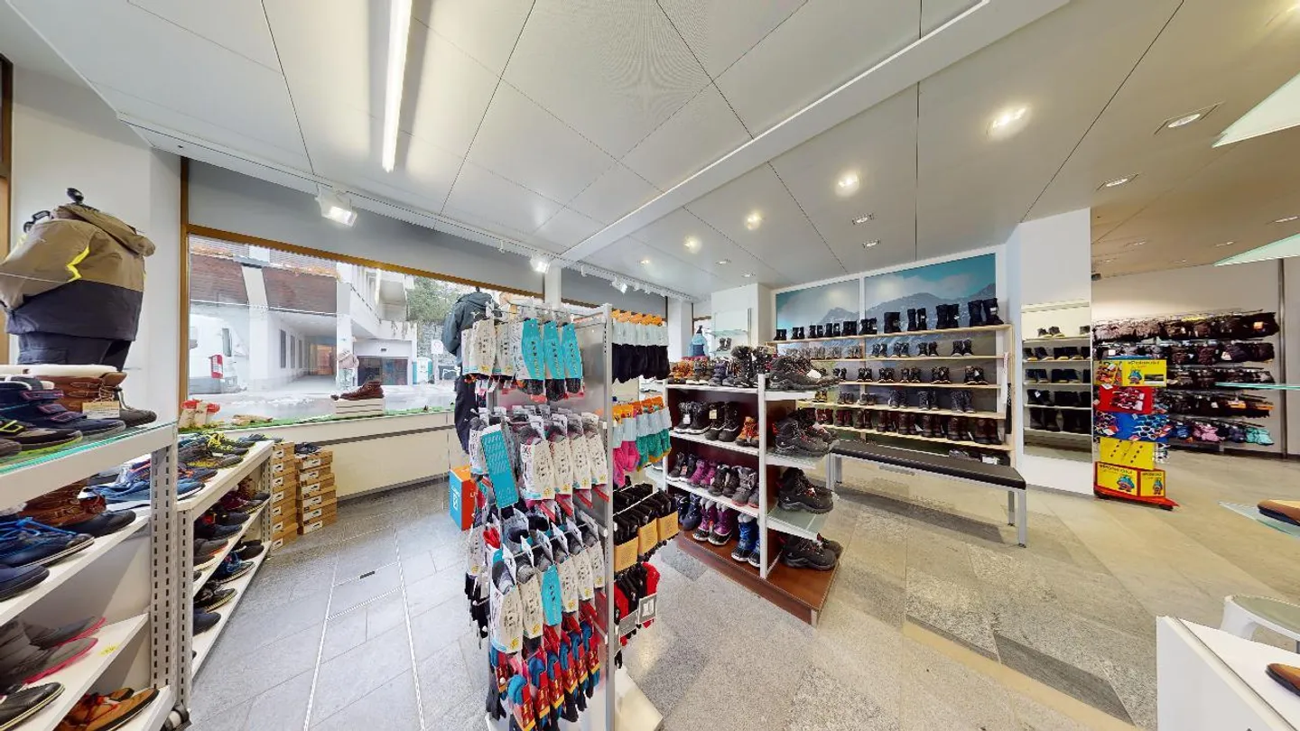 Spazio commerciale di 263 m2 in una posizione di grande affluenza / Negozio n. 2 - Foto 1 di 11