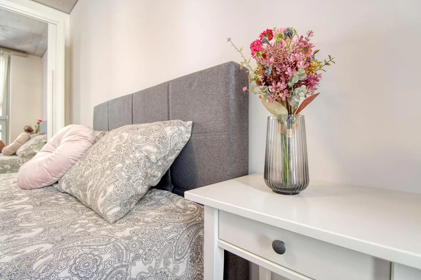 Furnished Room in Modern Apartment - Photo 6 of 22