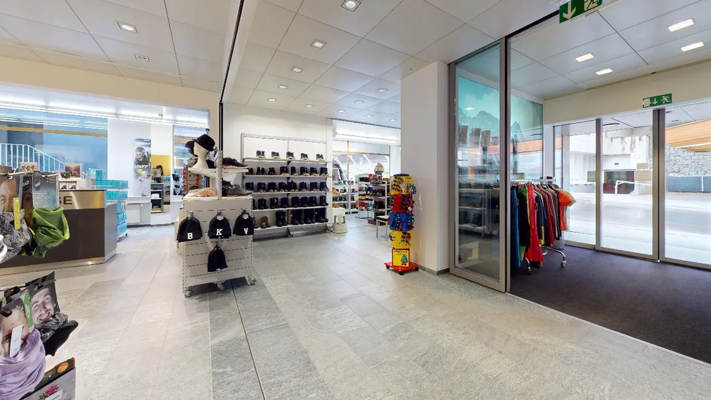 Spazio commerciale di 263 m2 in una posizione di grande affluenza / Negozio n. 2 - Foto 7 di 11