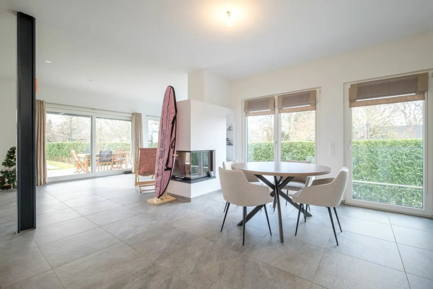 Esclusivo - Casa bifamiliare moderna con piscina - Foto 2 di 13