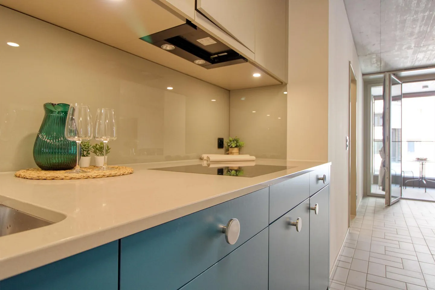 Furnished Room in Modern Apartment - Photo 10 of 22