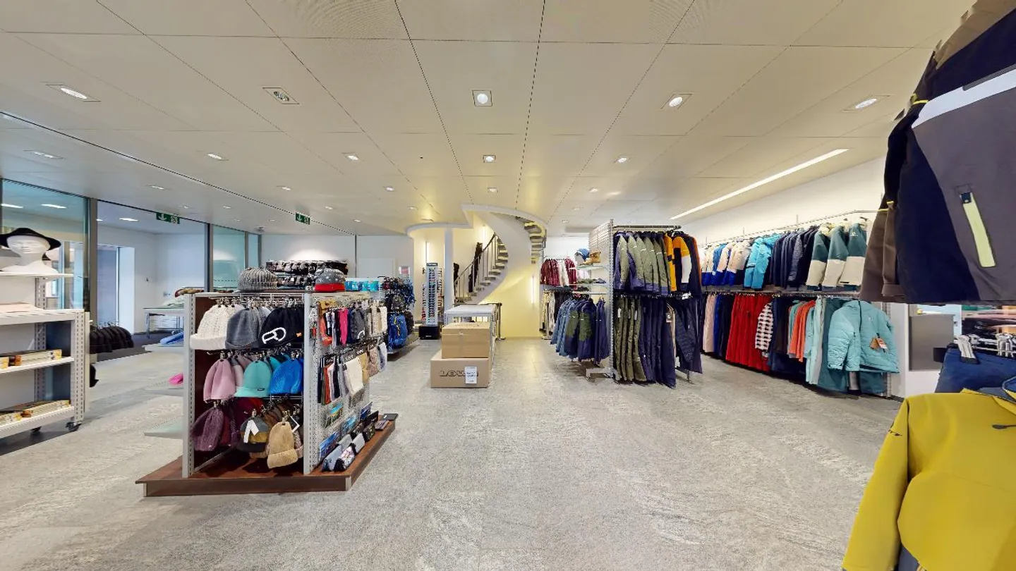 Spazio commerciale di 263 m2 in una posizione di grande affluenza / Negozio n. 2 - Foto 3 di 11