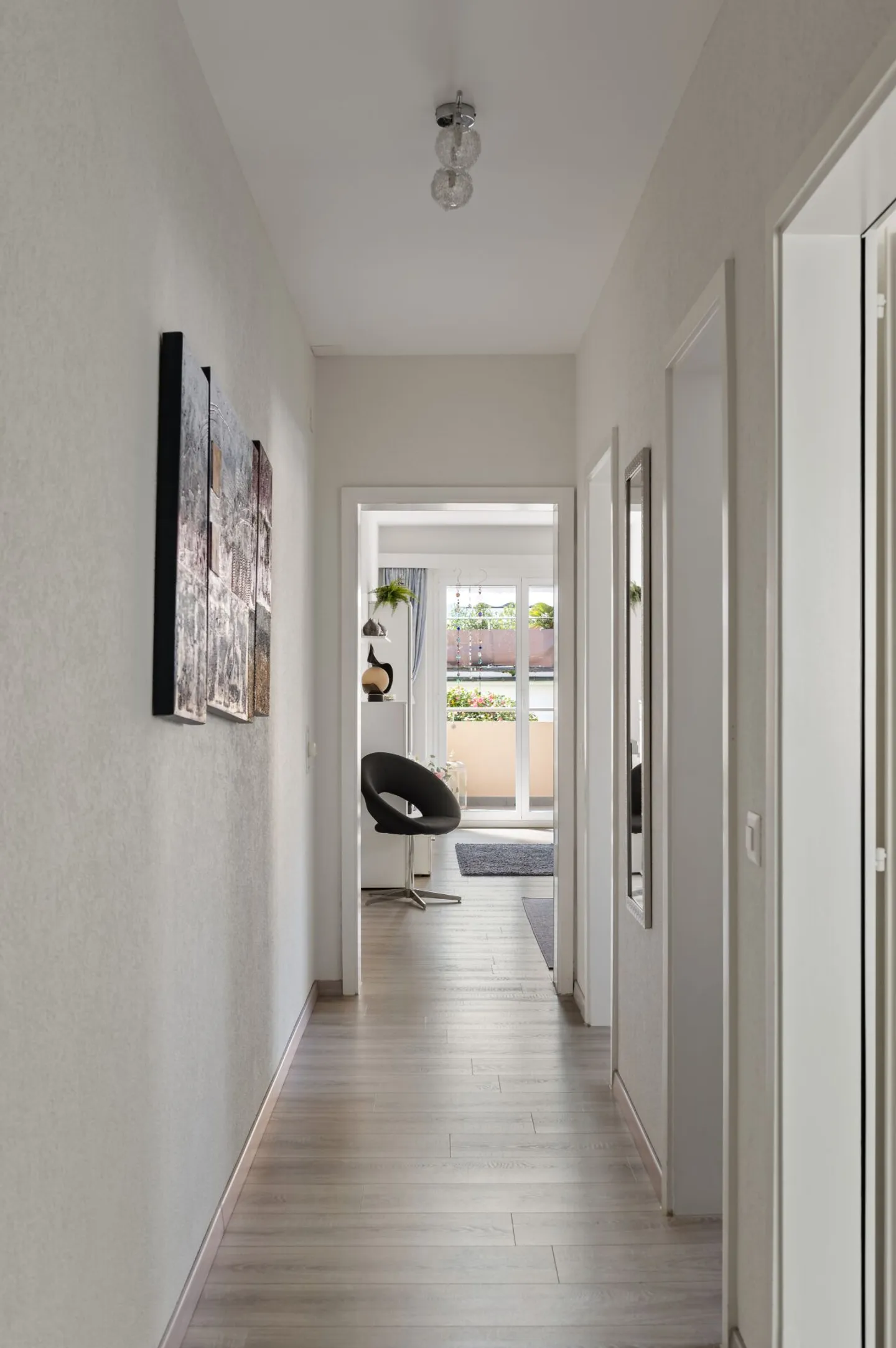 In the heart of Ascona, elegant and furnished 3.5 rooms with pool - Photo 6 of 15