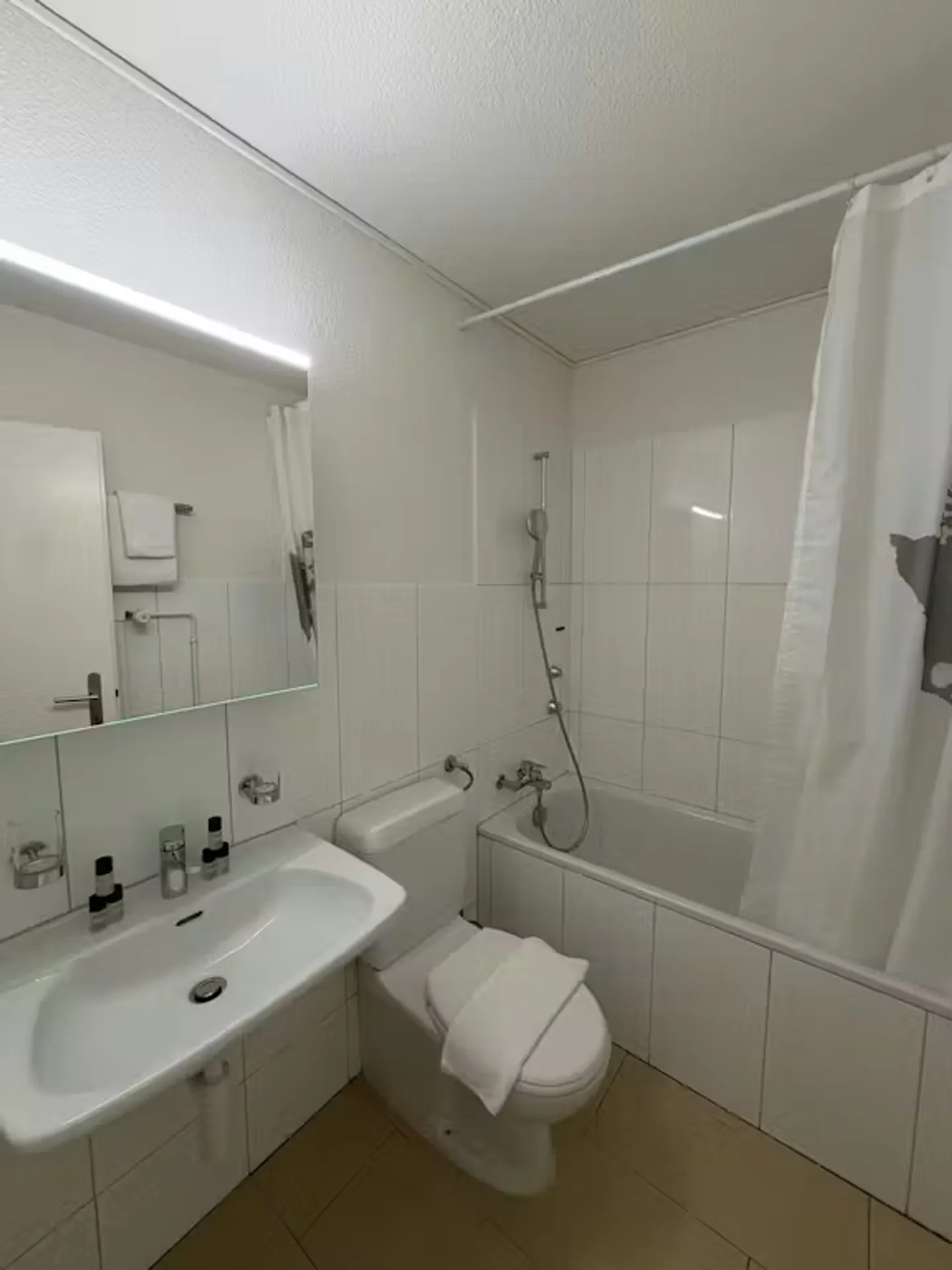 Charming Chalet in Zürich - Photo 5 of 7