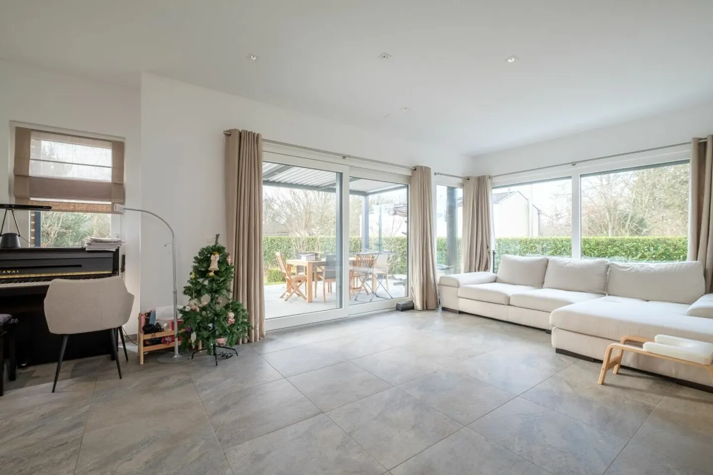 Esclusivo - Casa bifamiliare moderna con piscina - Foto 3 di 13