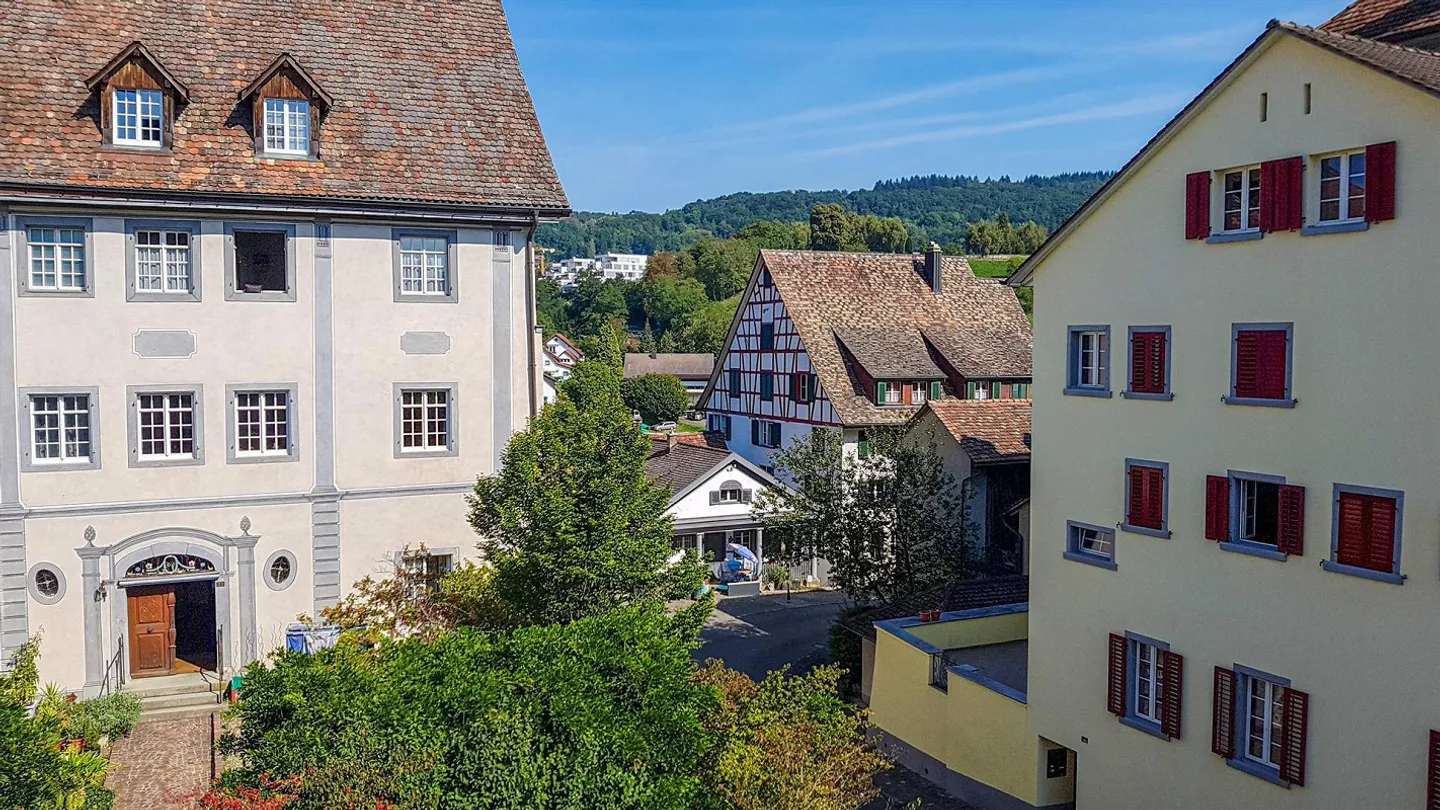 Charmante appartement sous les toits de 3 pièces au cœur de la vieille ville - Photo 4 sur 15