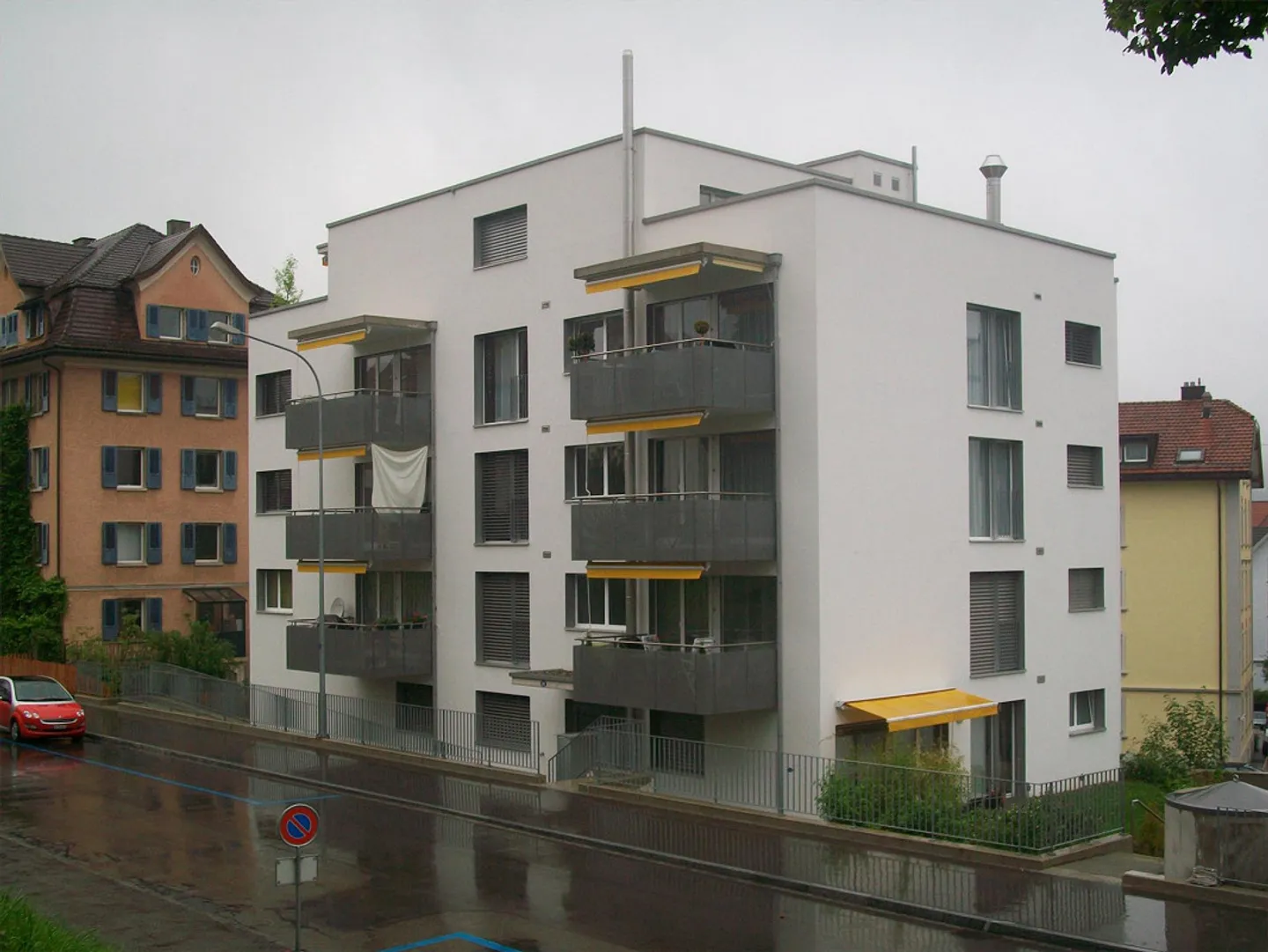 High up: Living with a view & CHF 1,600 furniture bonus! - Photo 6 of 6