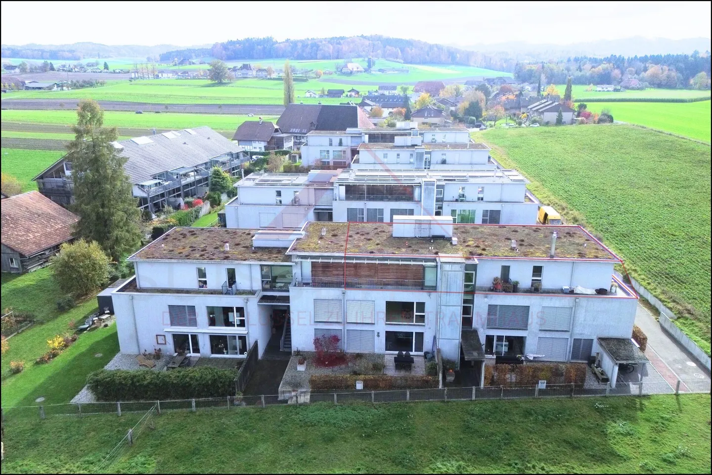 Appartement penthouse exclusif de 4,5 pièces avec terrasse spacieuse et équipements de haute qualité à Hindelbank - Photo 3 sur 33