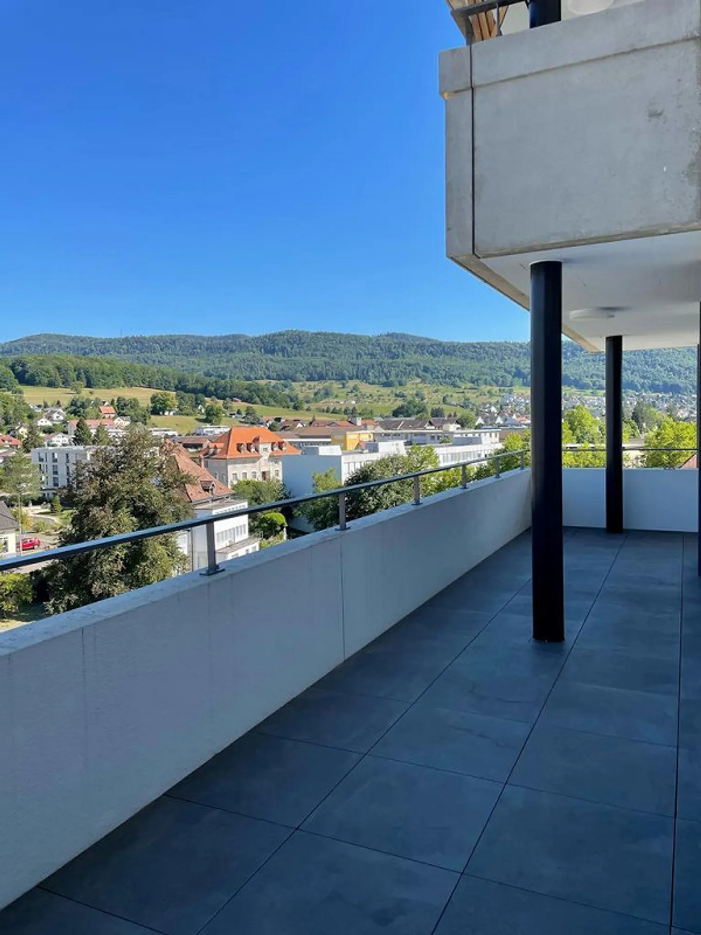 WOHNUNG MIT FANTASTISCHER AUSSICHT UND BALKON - Photo 11 sur 12