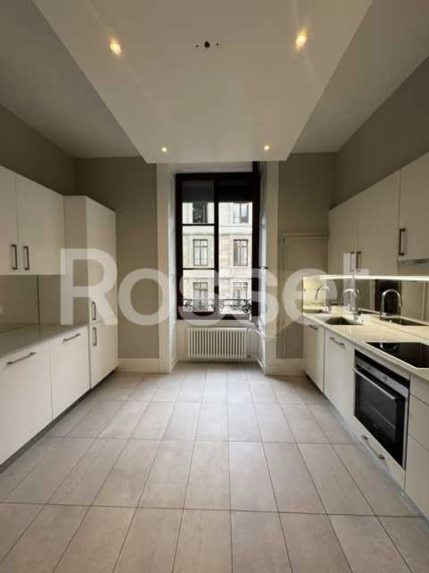 6-room apartment on the 2nd floor - High standard - Photo 3 of 14