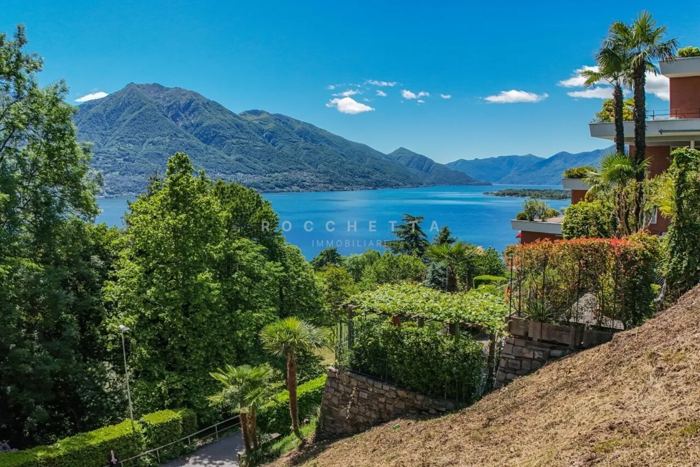 Terreno edificabile esclusivo con vista lago - Foto 2 di 9