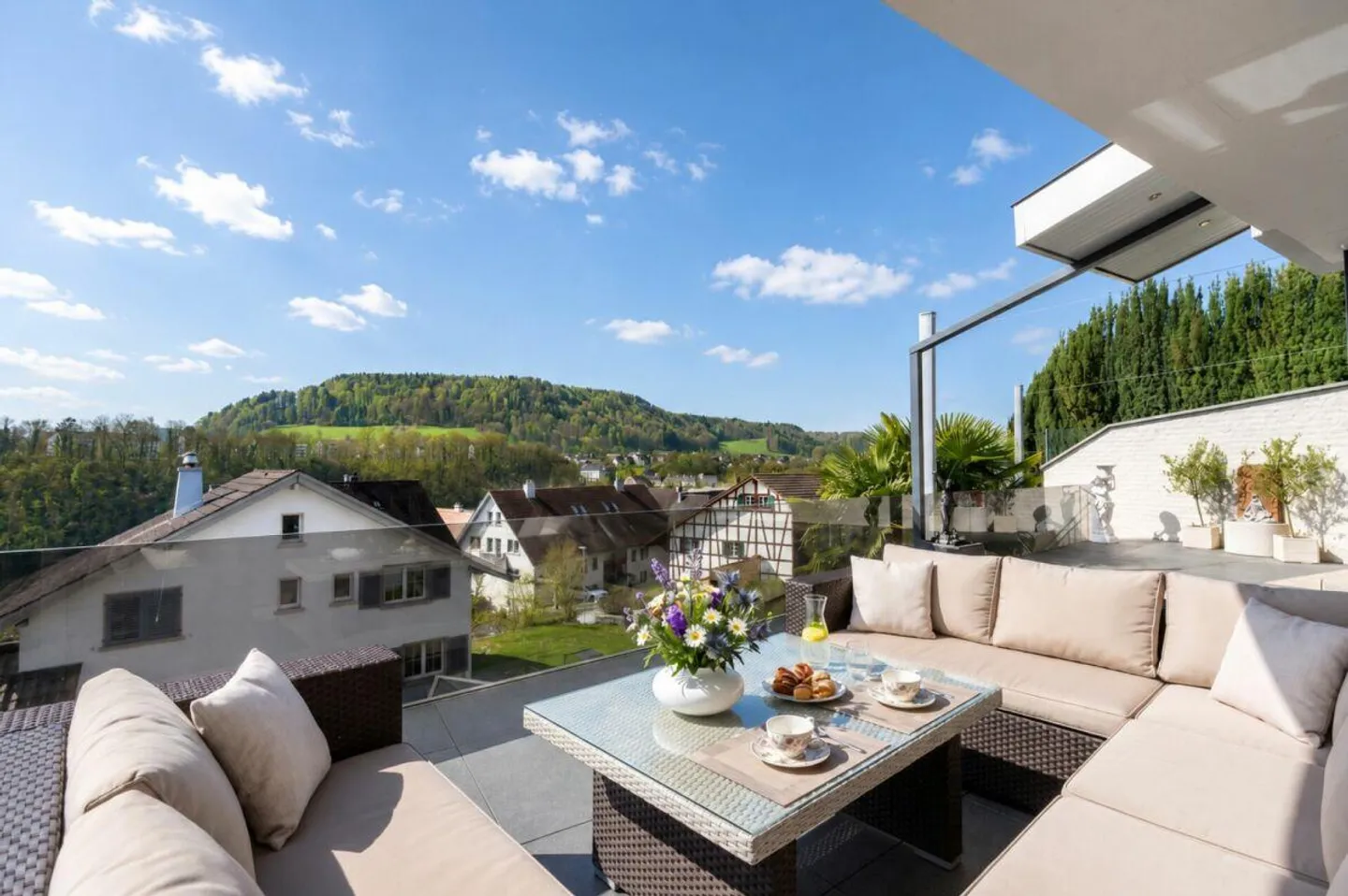 Villa de design exclusive avec appartement, piscine et garage spacieux - Photo 4 sur 6