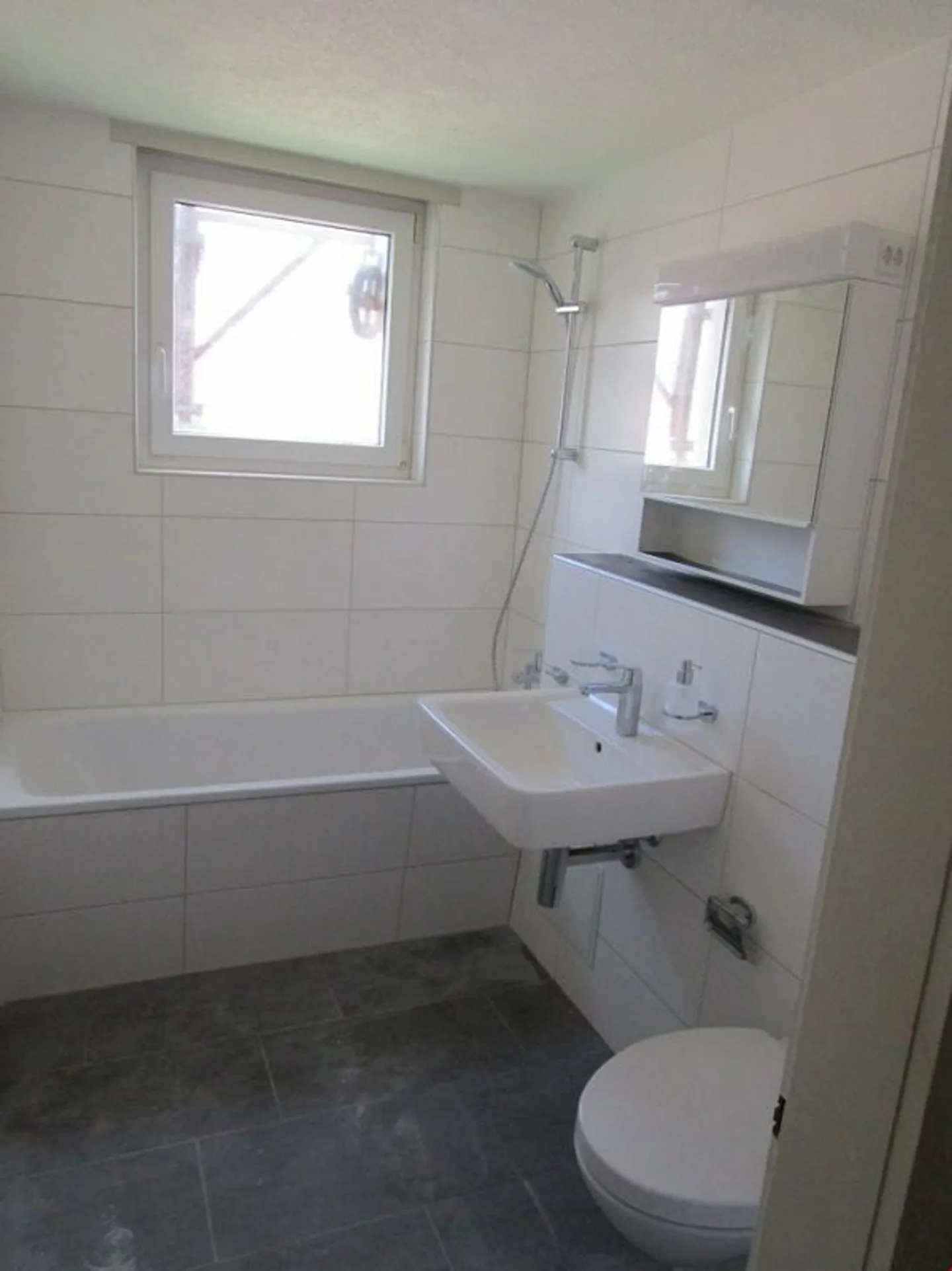 günstige ruhige zentrale 4-Zimmer Wohnung - Foto 3 von 10