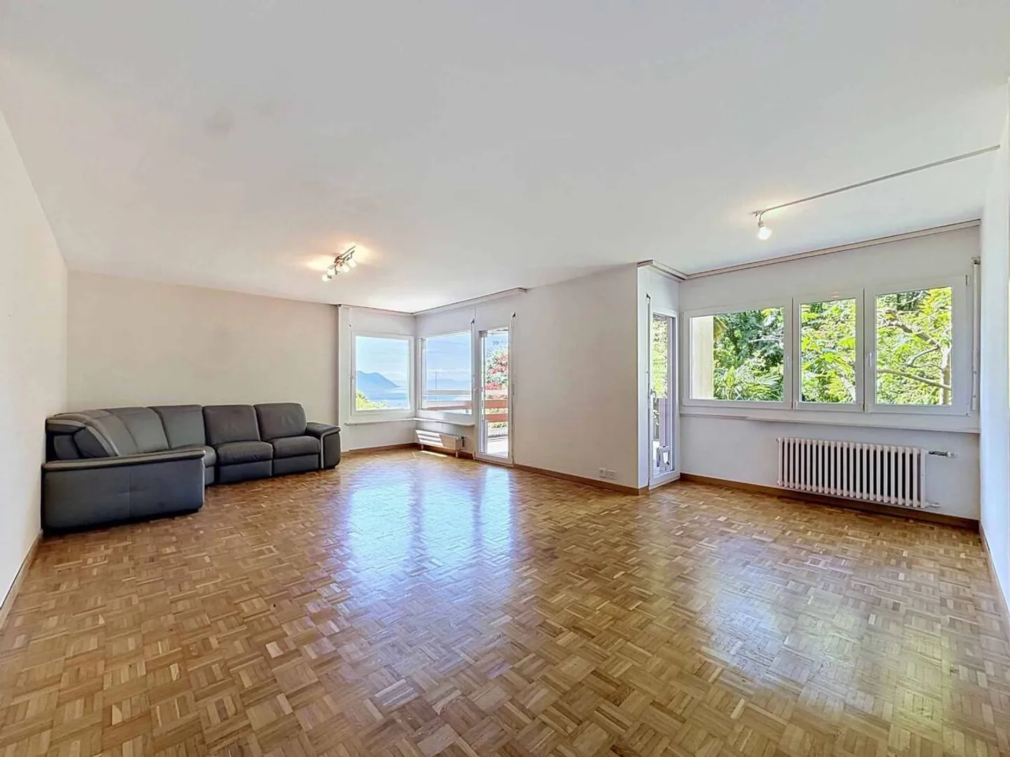 Bellissimo appartamento di 4,5 stanze con terrazza e giardino - Foto 3 di 10