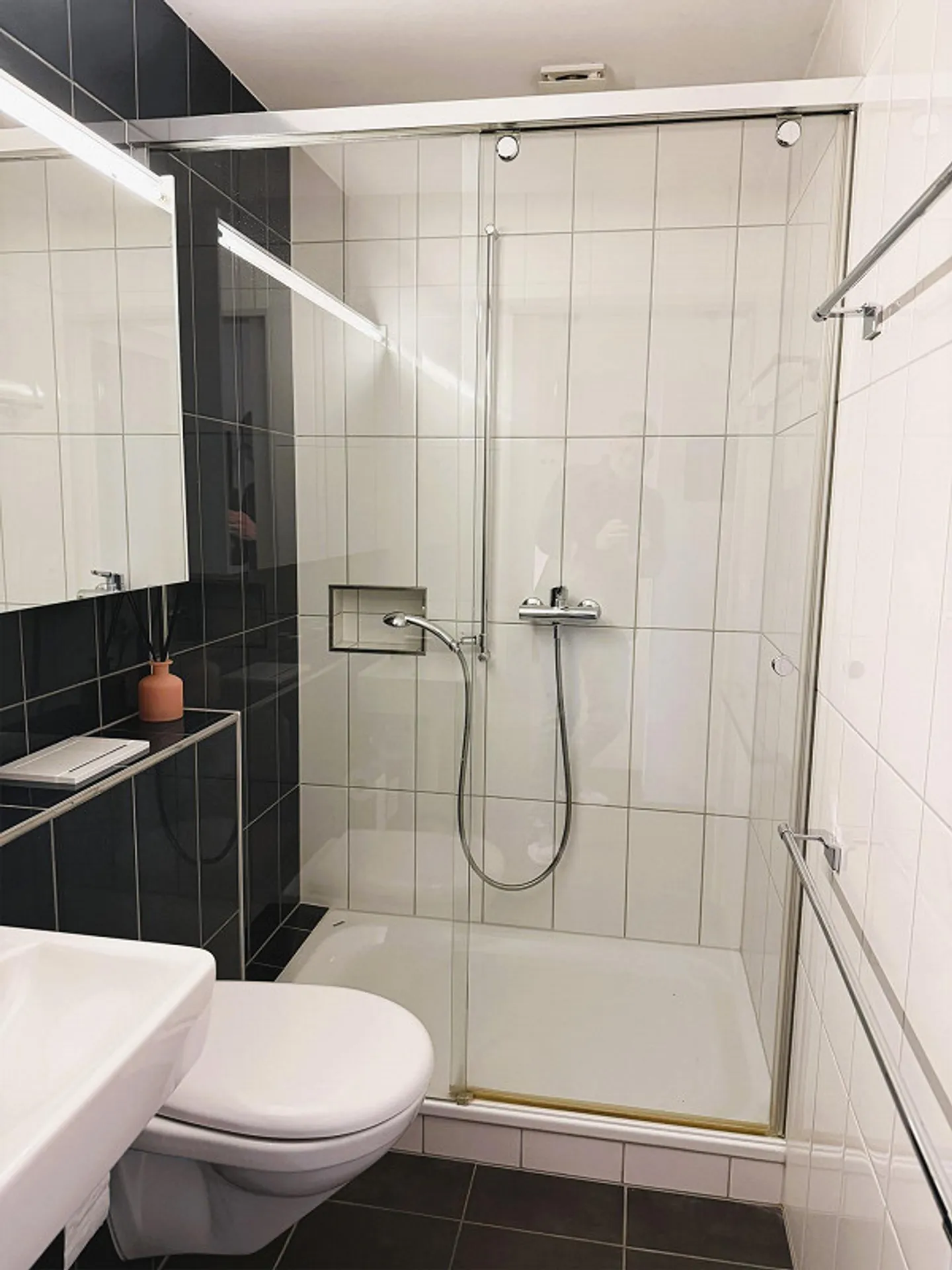 Grosszügiges Haus mit Scheune und Land - Foto 10 von 20