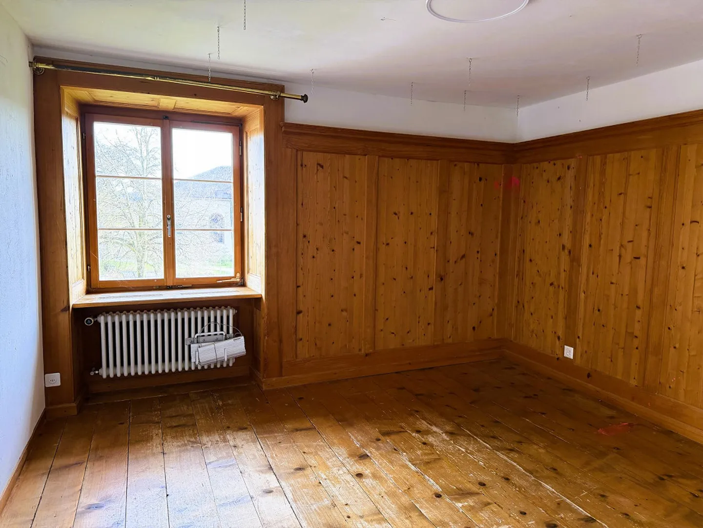 Grosszügiges Haus mit Scheune und Land - Foto 11 von 20