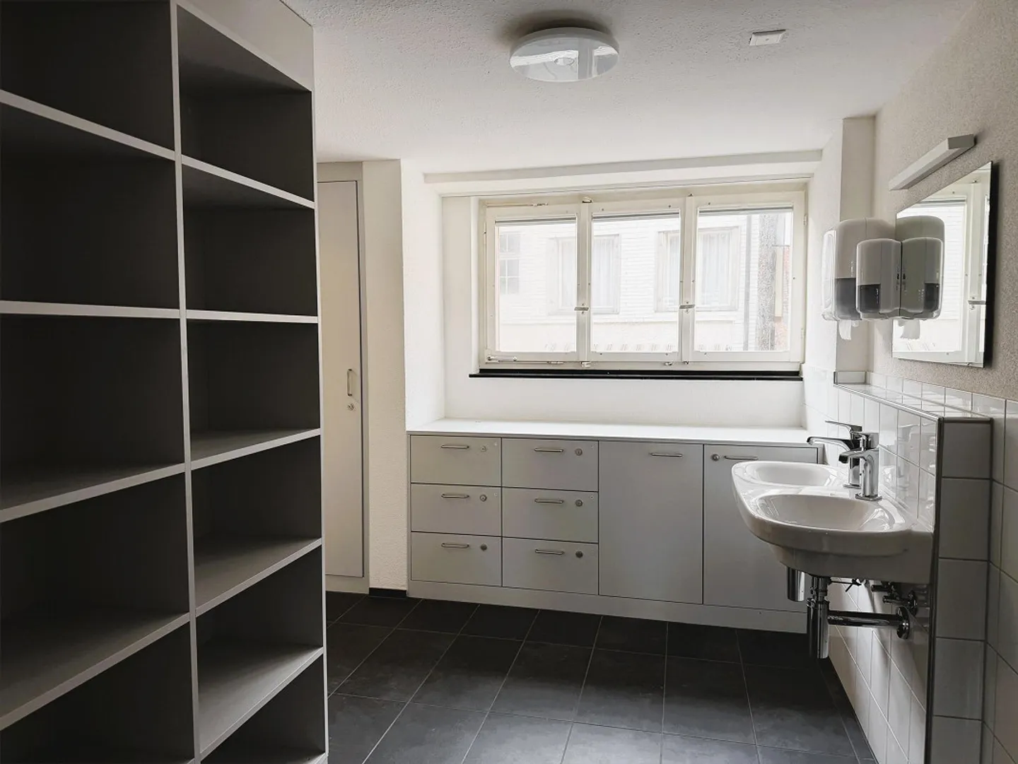 Grosszügiges Haus mit Scheune und Land - Foto 12 von 20