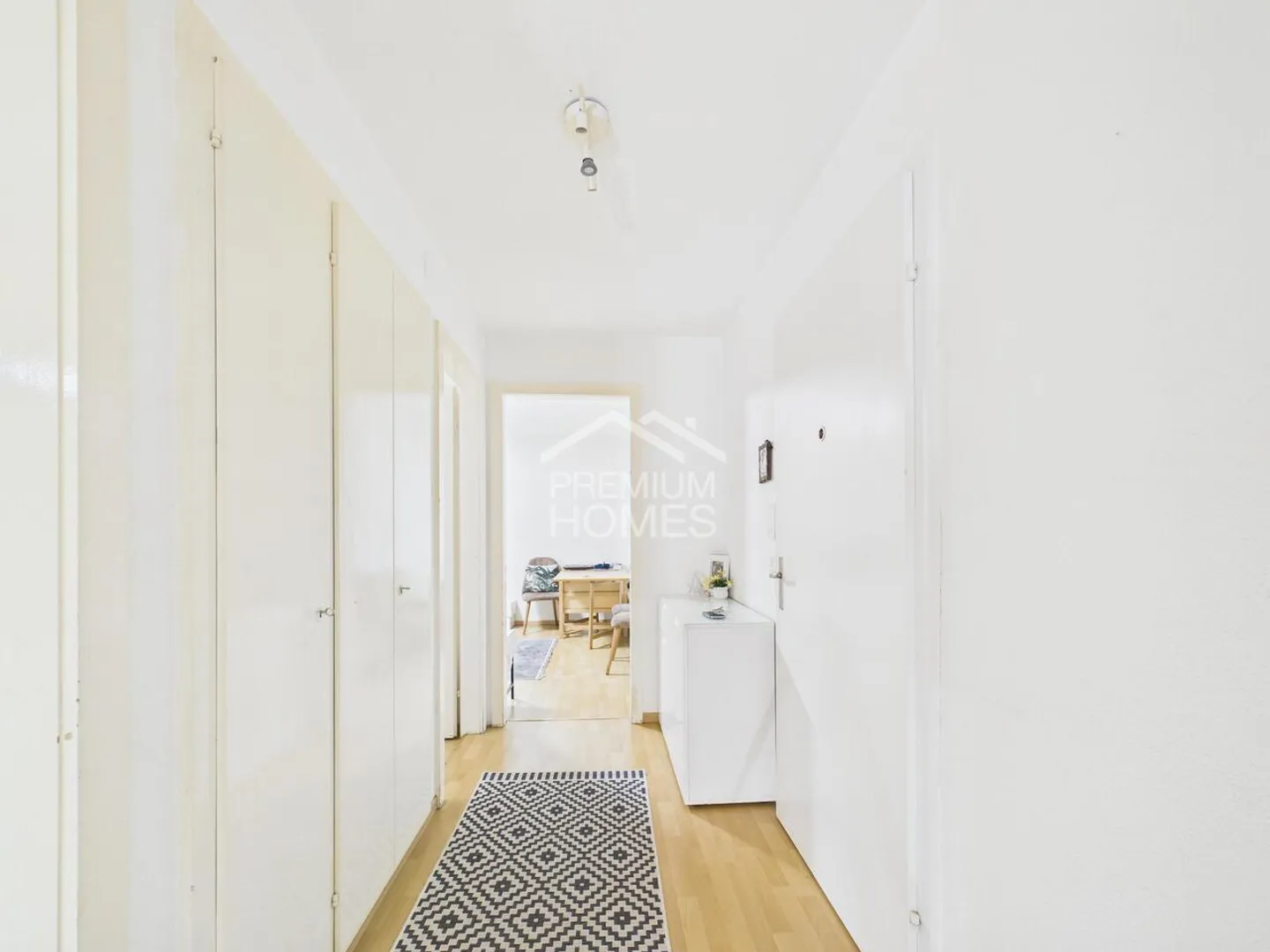 Un logement réfléchi avec un grand confort - Photo 2 sur 5