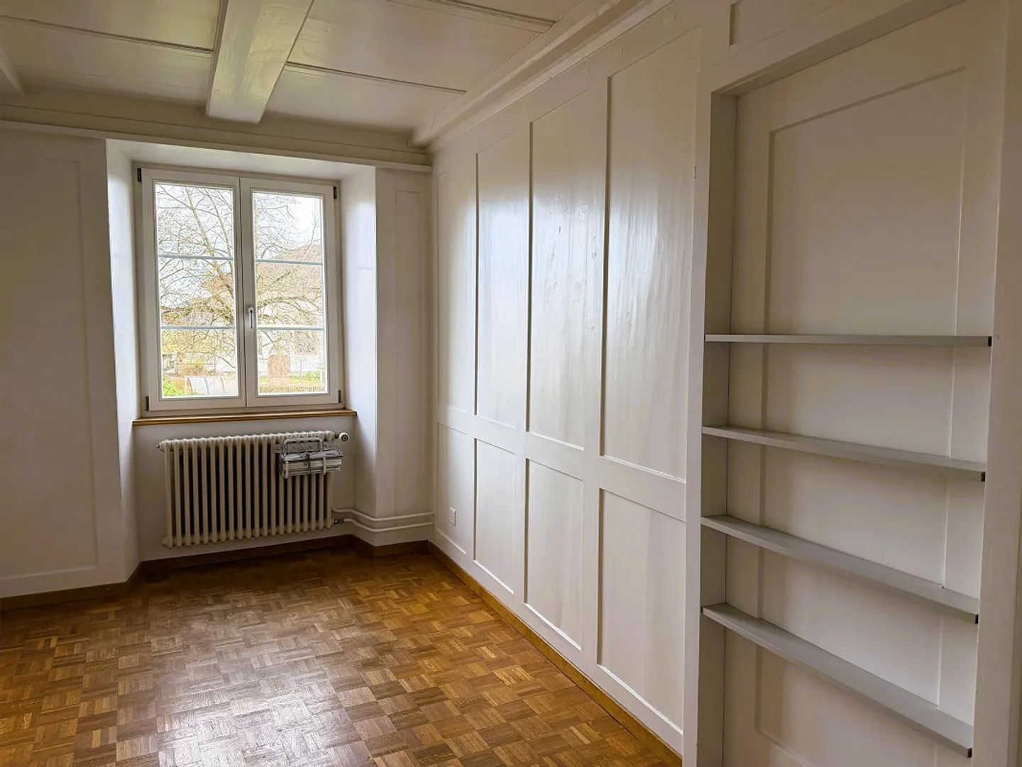 Grosszügiges Haus mit Scheune und Land - Foto 16 von 20