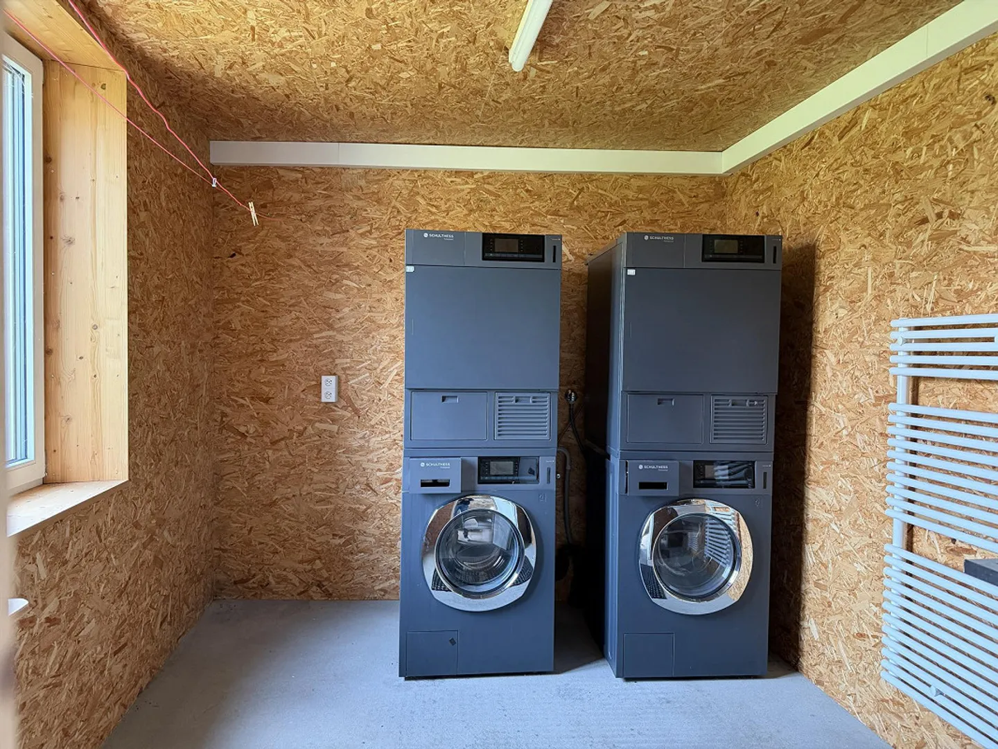 Grosszügiges Haus mit Scheune und Land - Foto 17 von 20