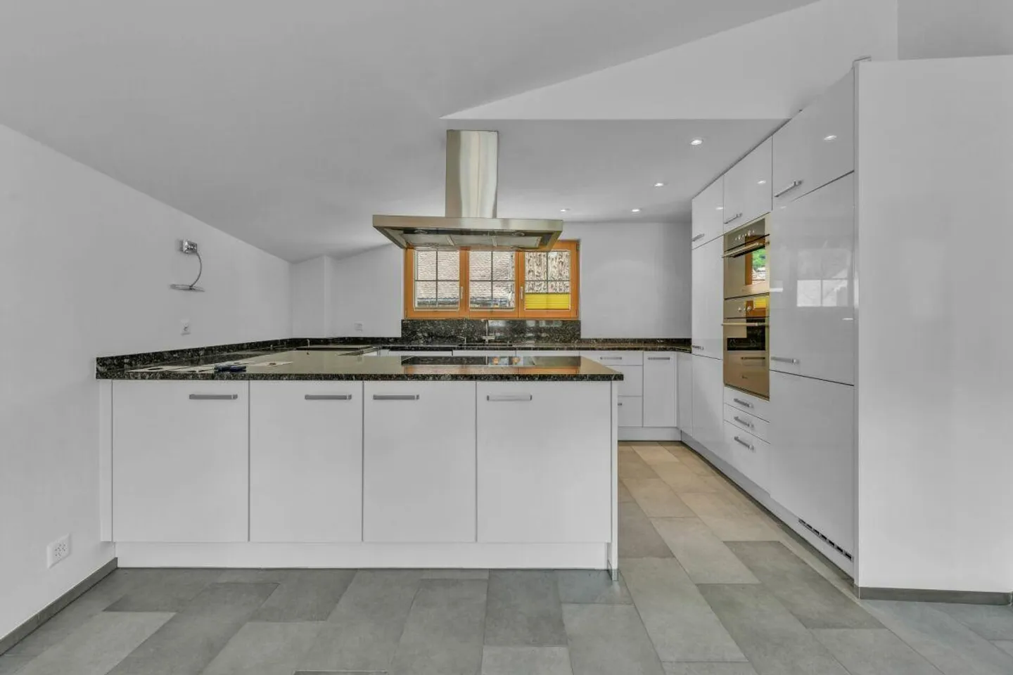 Una casa piena di vita nel cuore della Bündner Herrschaft - Foto 2 di 30