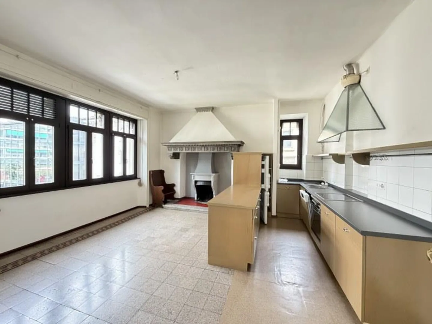 BÜRO MIT 6,5 RÄUMEN IN EINER ELEGANTEN VILLA AUS DER EPOCHE, IM STADTZENTRUM - Foto 10 von 11