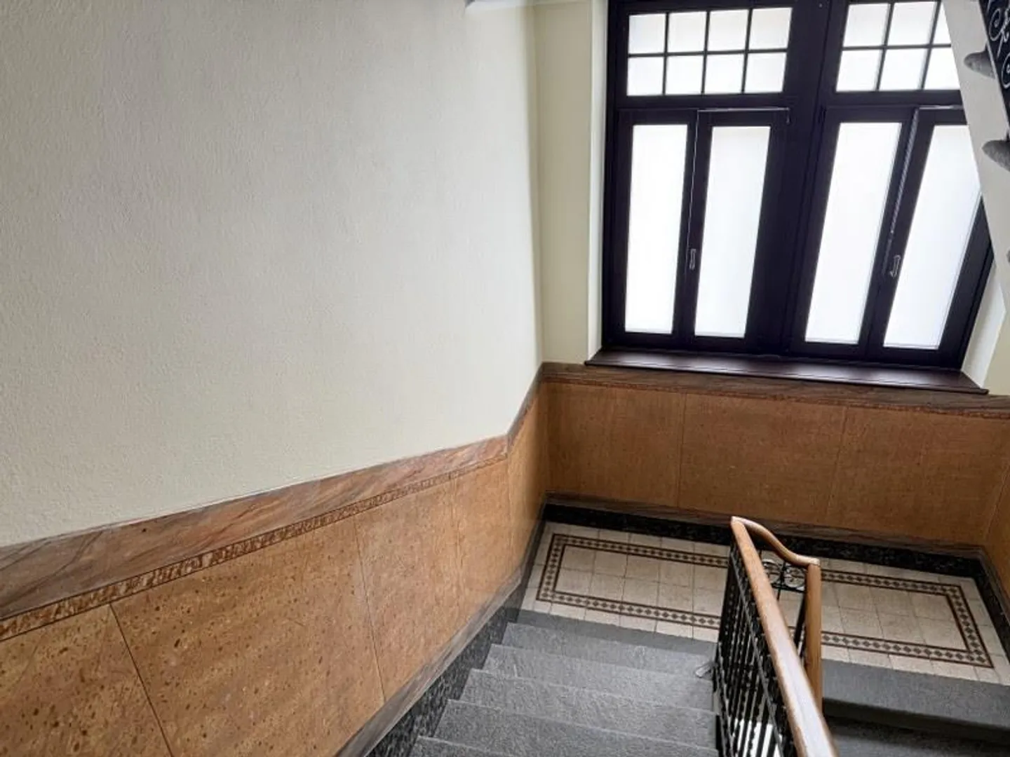 BÜRO MIT 6,5 RÄUMEN IN EINER ELEGANTEN VILLA AUS DER EPOCHE, IM STADTZENTRUM - Foto 11 von 11