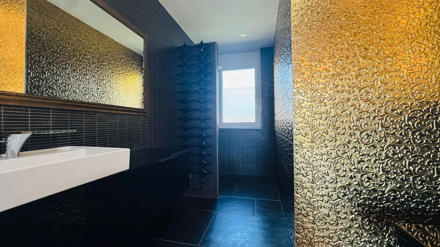 Maison Design Lumineuse avec Spa - Photo 14 sur 22