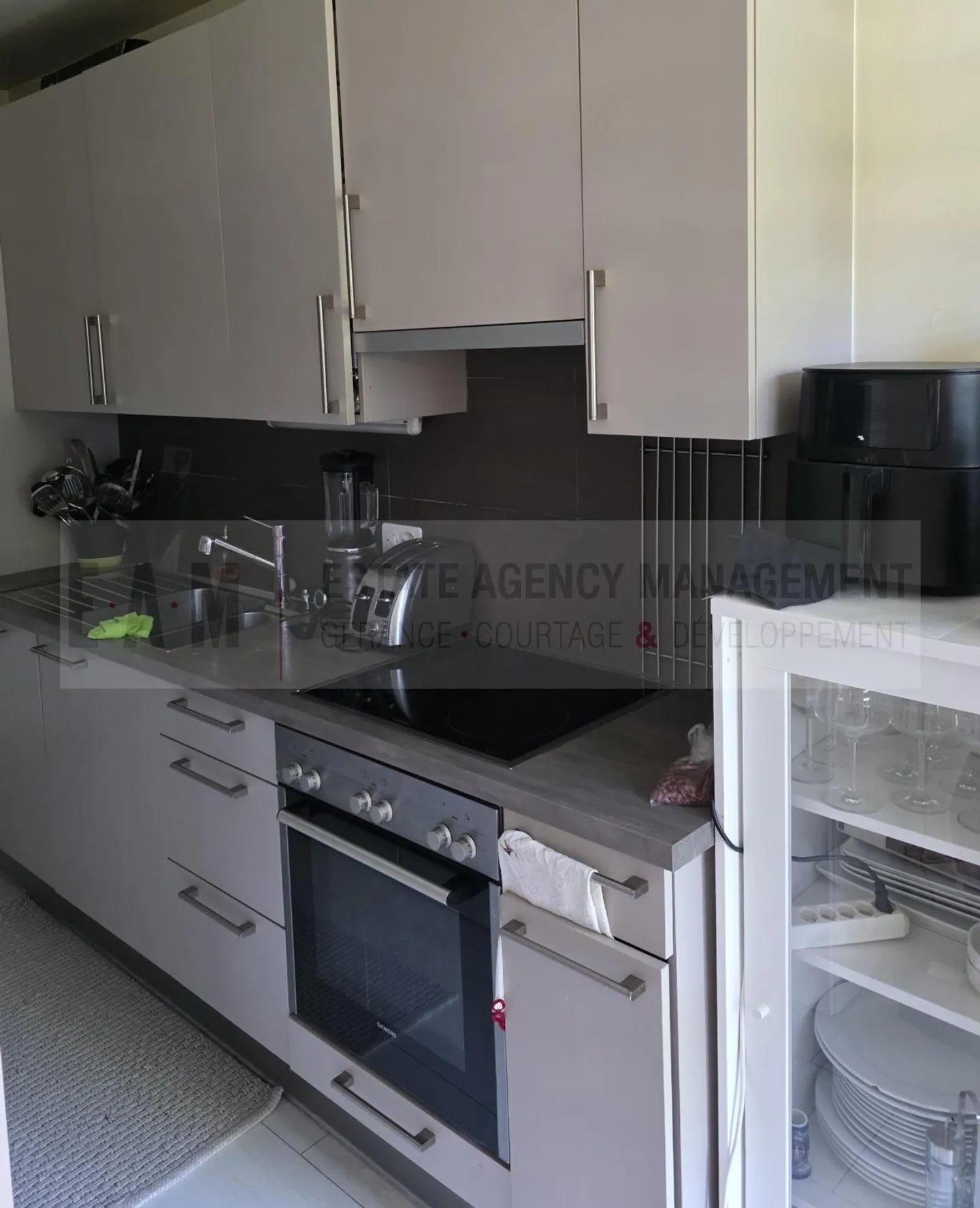 Charmant appartement 4P avec balcon - Photo 3 sur 5
