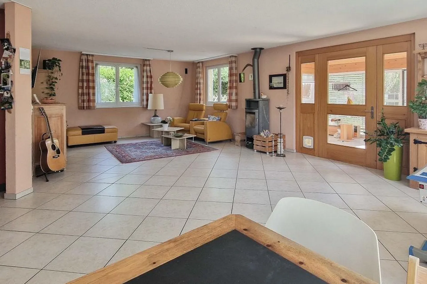 Geräumiges Familienhaus mit Garten - Foto 6 von 13