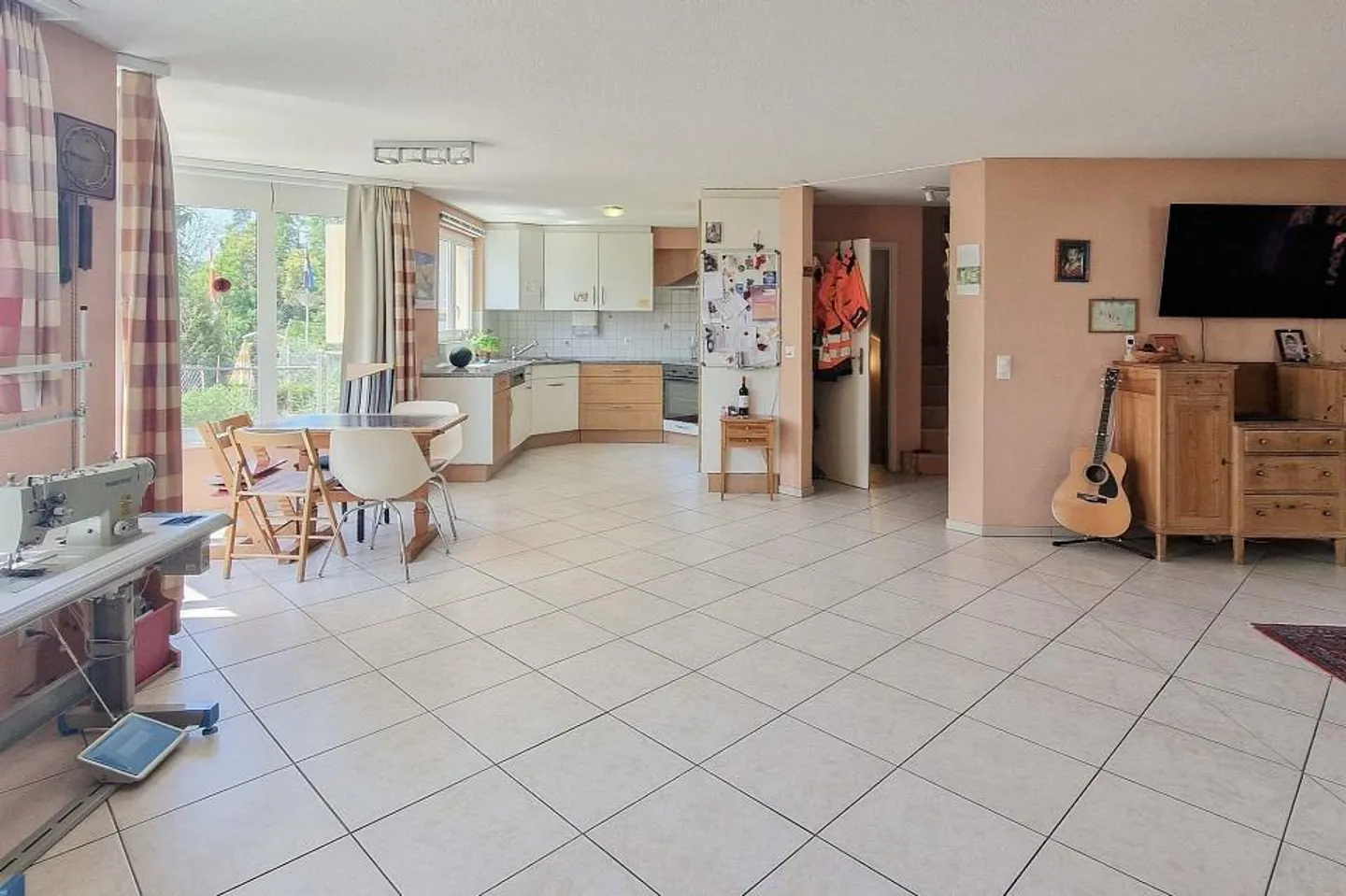 Geräumiges Familienhaus mit Garten - Foto 8 von 13