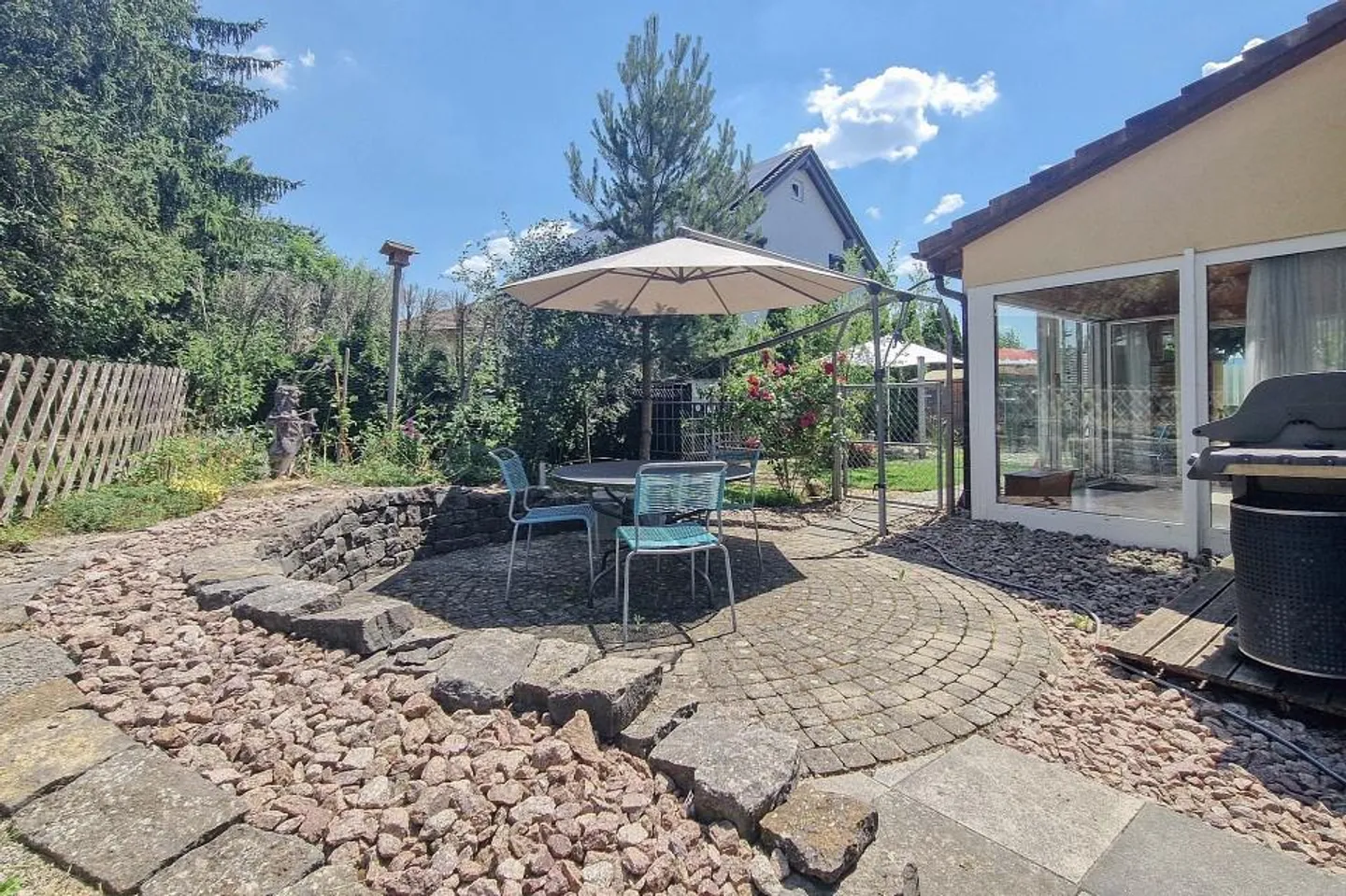 Geräumiges Familienhaus mit Garten - Foto 10 von 13