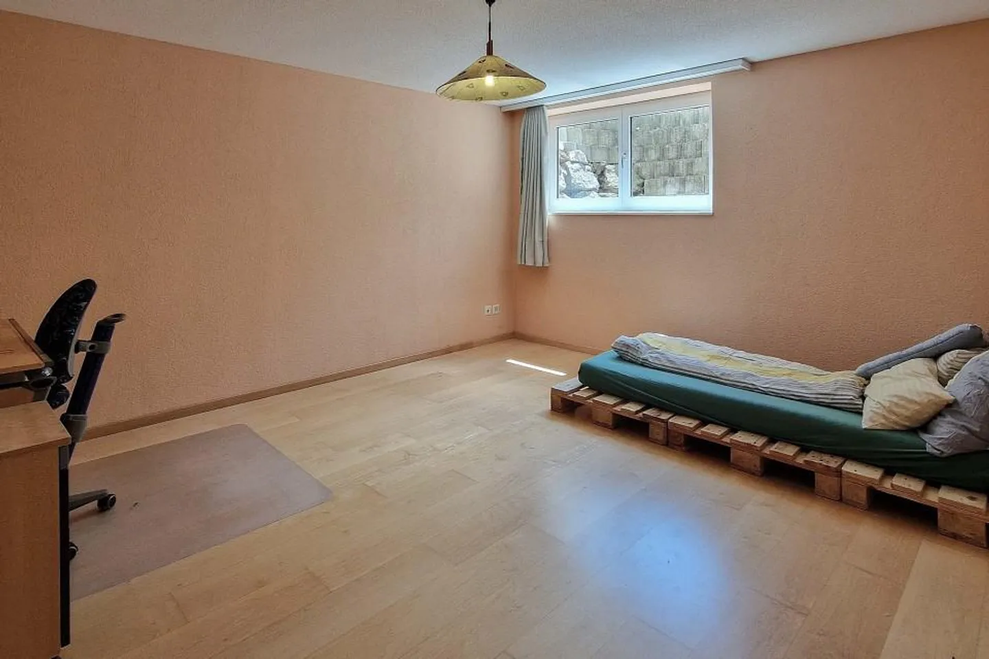 Geräumiges Familienhaus mit Garten - Foto 13 von 13