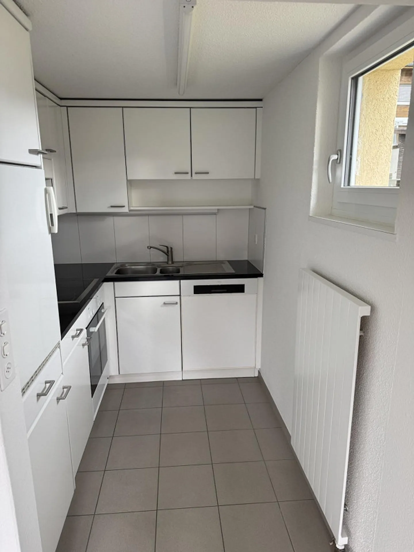 2.5 Room Apartment - Photo 3 of 7