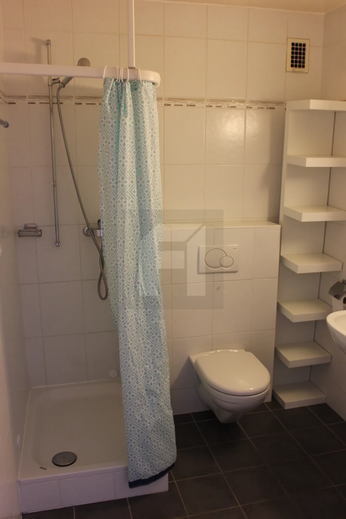3.5 Room Apartment - Photo 6 of 6