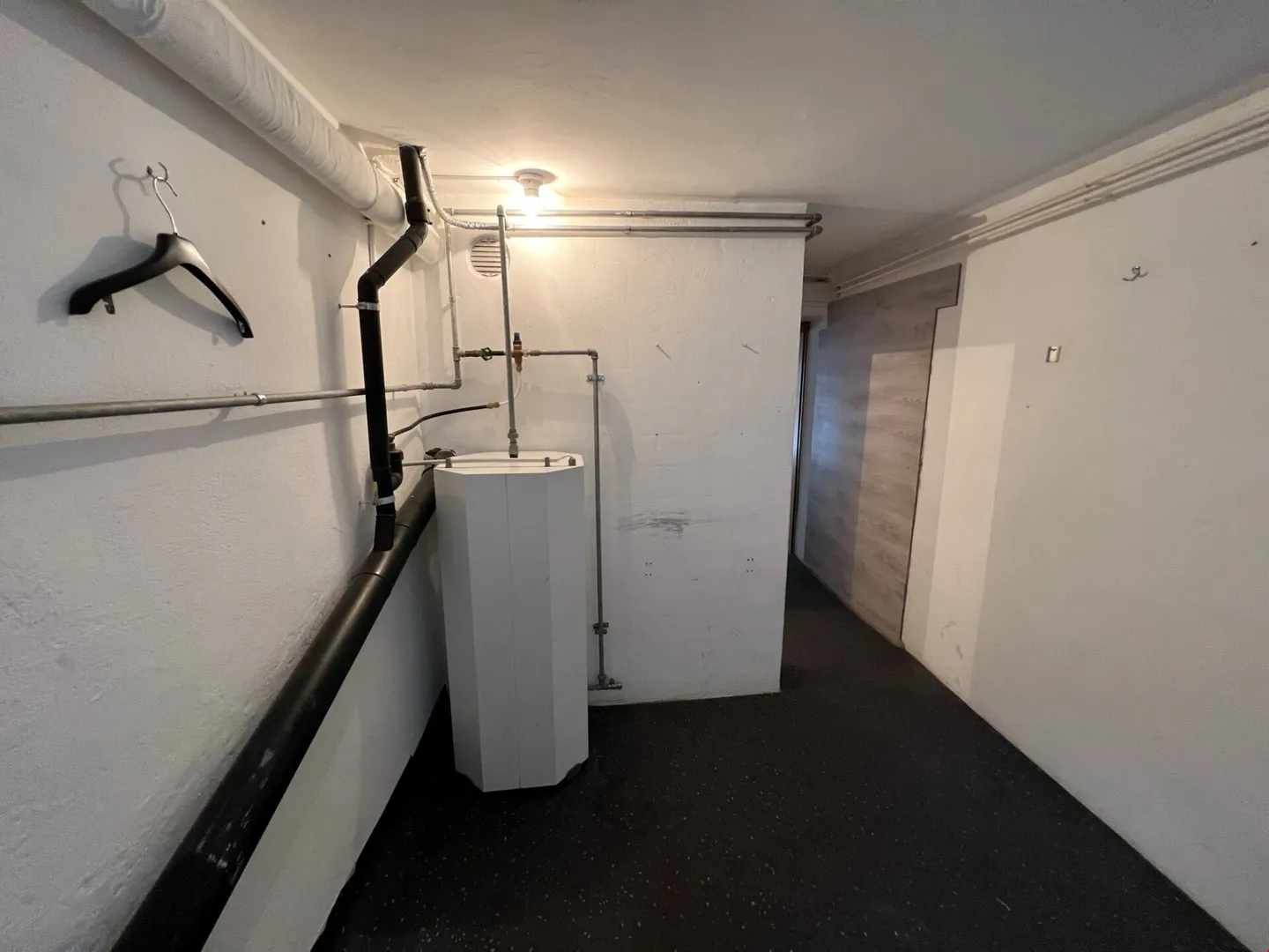 Spacious 2.5 Room with Concierge - Photo 12 of 17