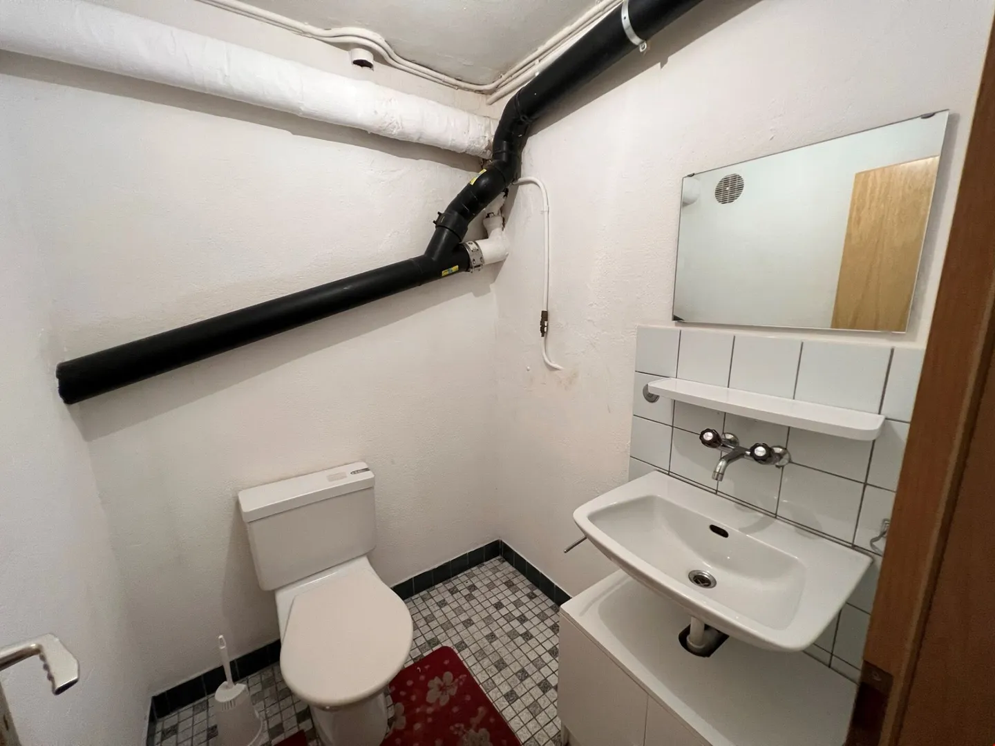 Spacious 2.5 Room with Concierge - Photo 14 of 17