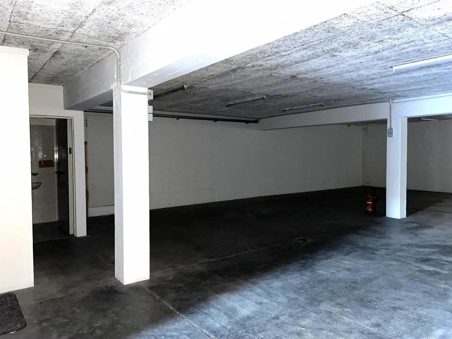 ENTREPÔT / ESPACE COMMERCIAL - Photo 3 sur 4