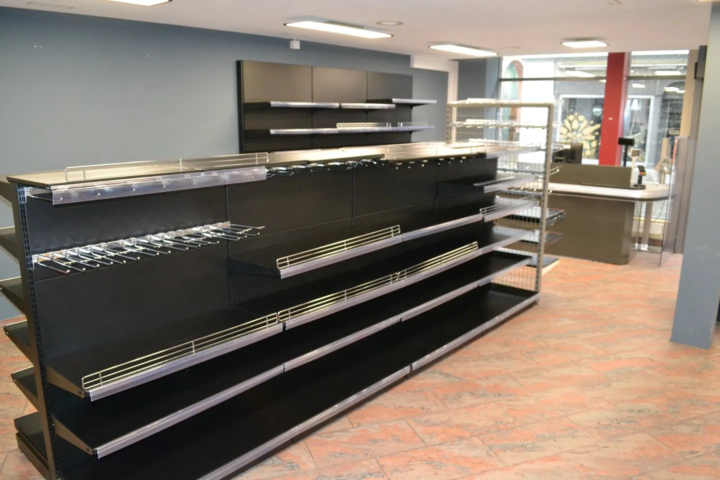 Spazio commerciale moderno in affitto nel centro di Altdorf - Foto 6 di 14