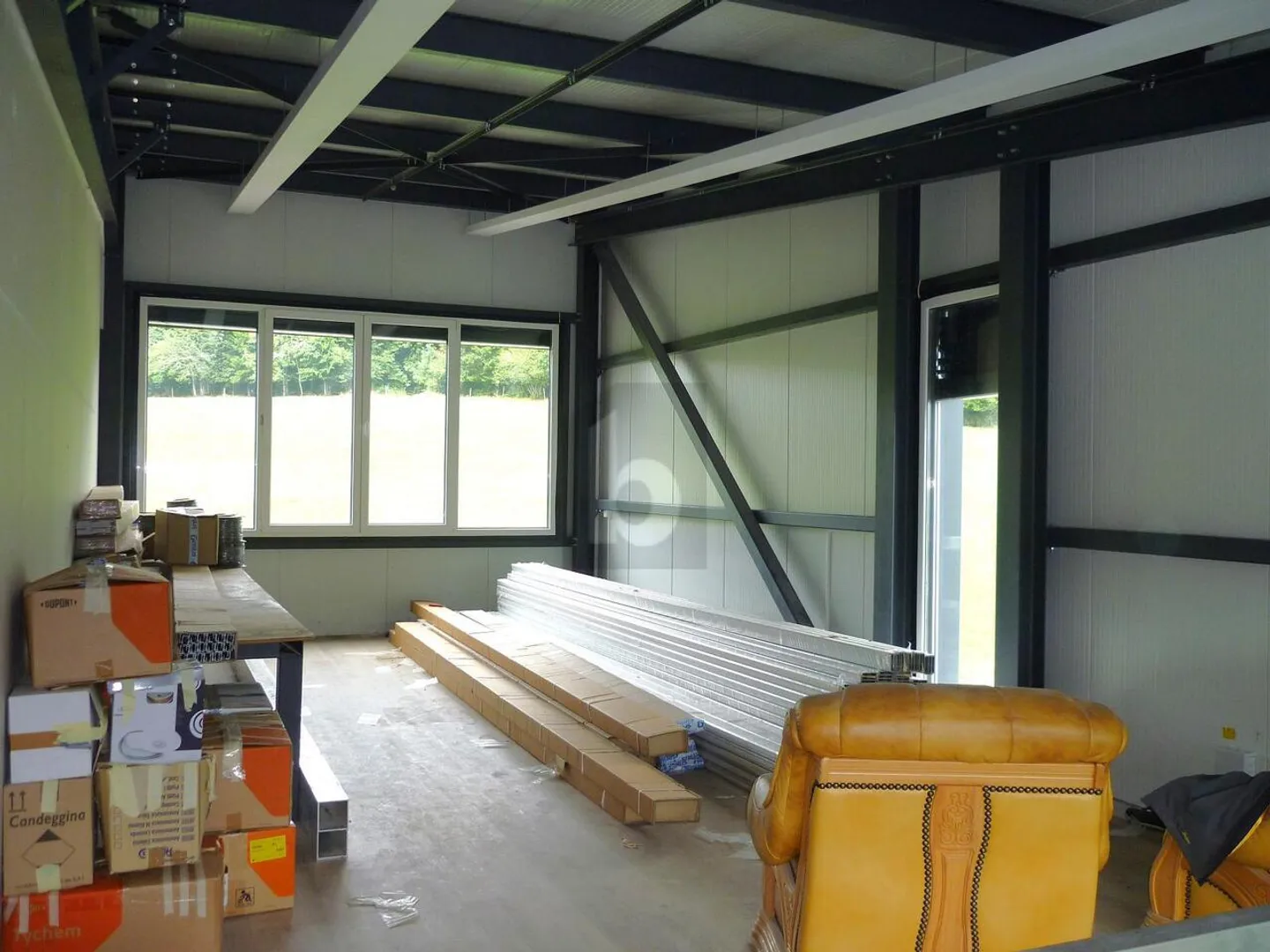 Helle Industriehalle in Ballaigues - Foto 5 von 6