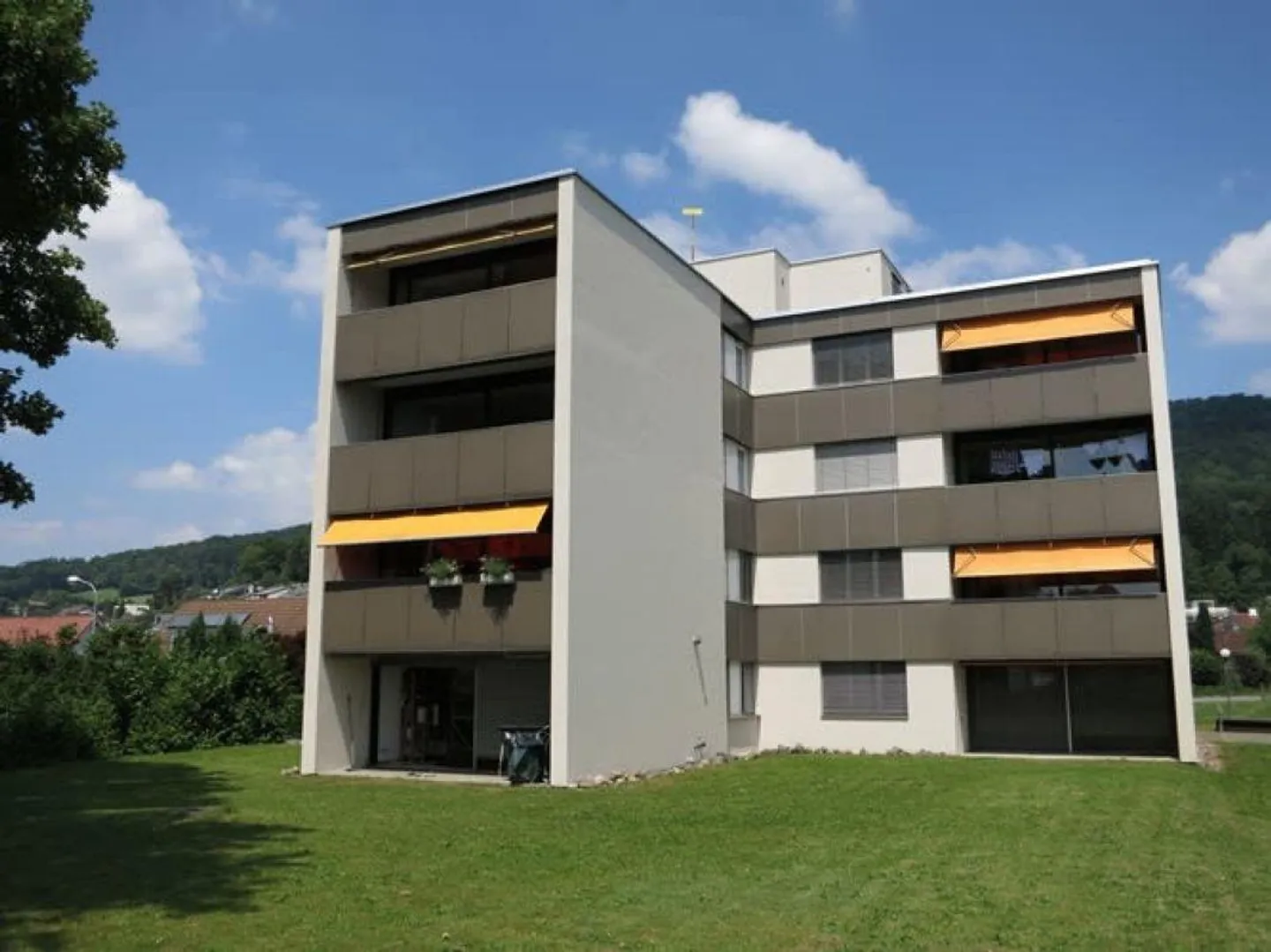 Appartamento 2.5 camere accogliente in una zona residenziale tranquilla - Foto 1 di 6