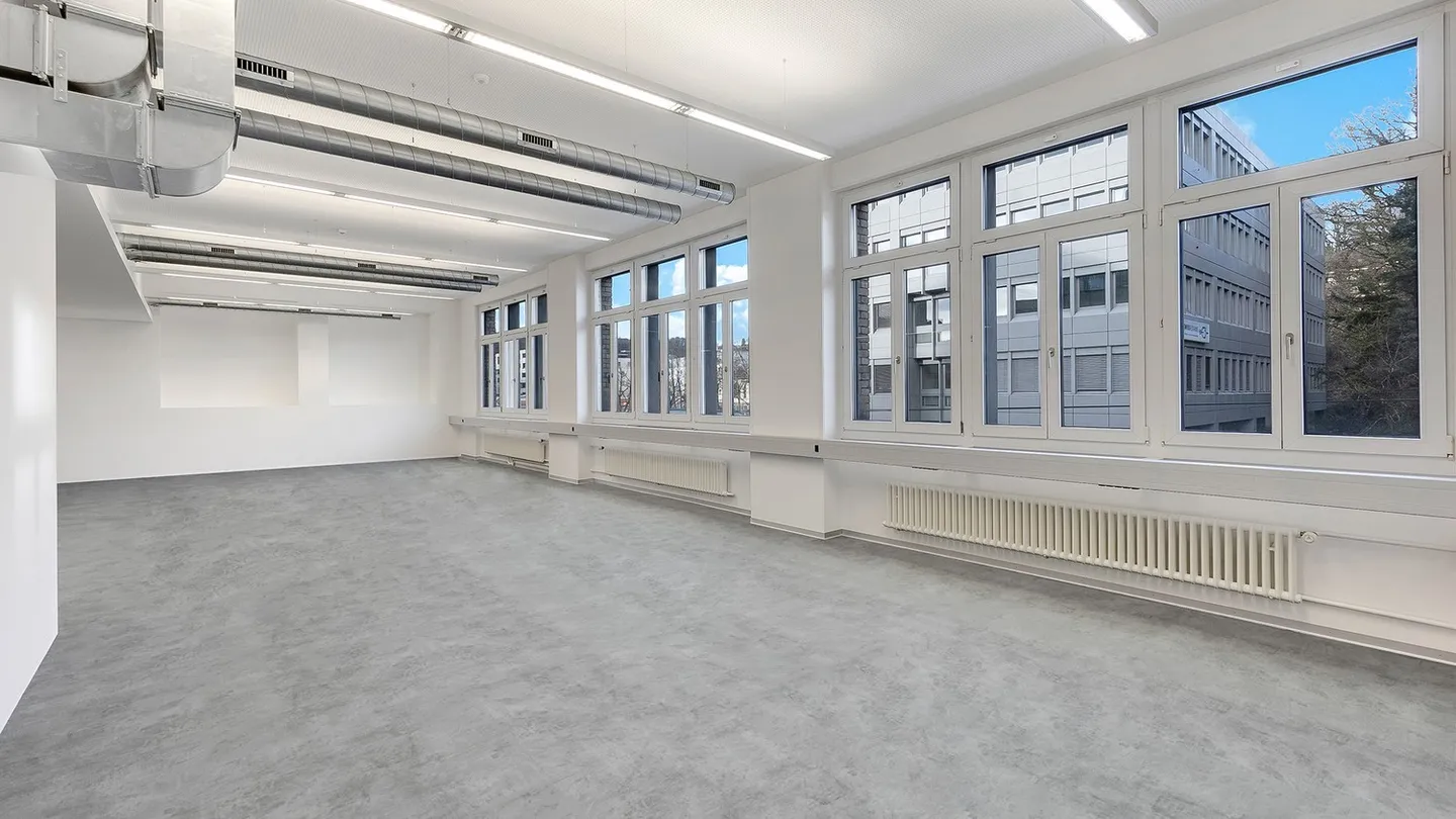 Welcome to Lokstadt: 239 m² Office Space - Photo 6 of 8