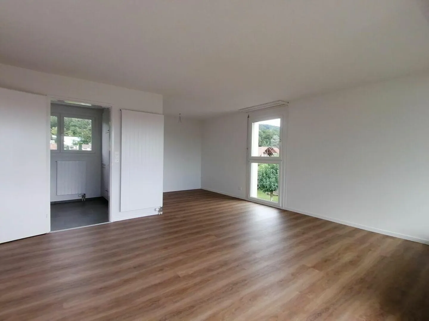 Appartamento 2.5 camere accogliente in una zona residenziale tranquilla - Foto 4 di 6