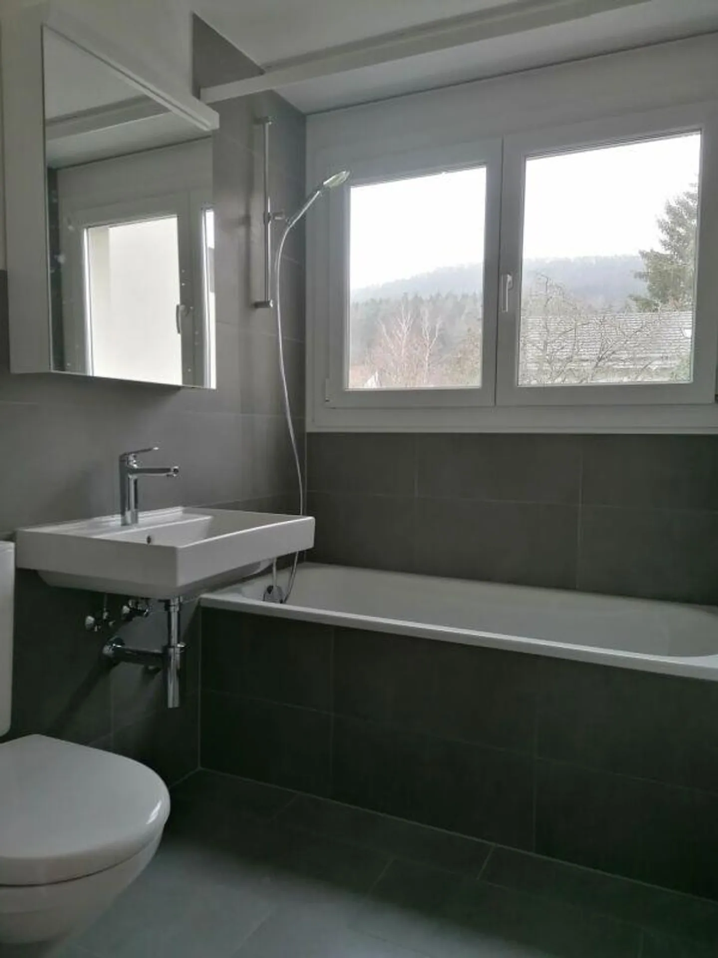 Appartamento 2.5 camere accogliente in una zona residenziale tranquilla - Foto 5 di 6