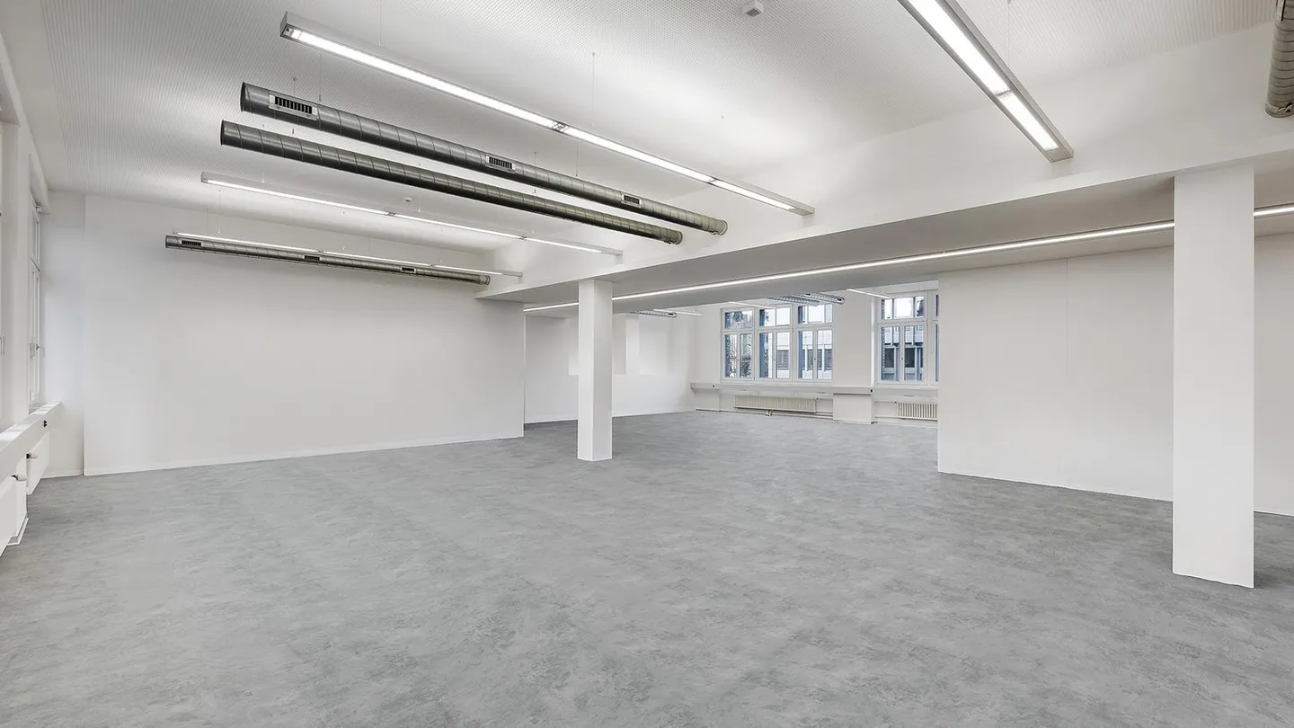 Welcome to Lokstadt: 239 m² Office Space - Photo 7 of 8