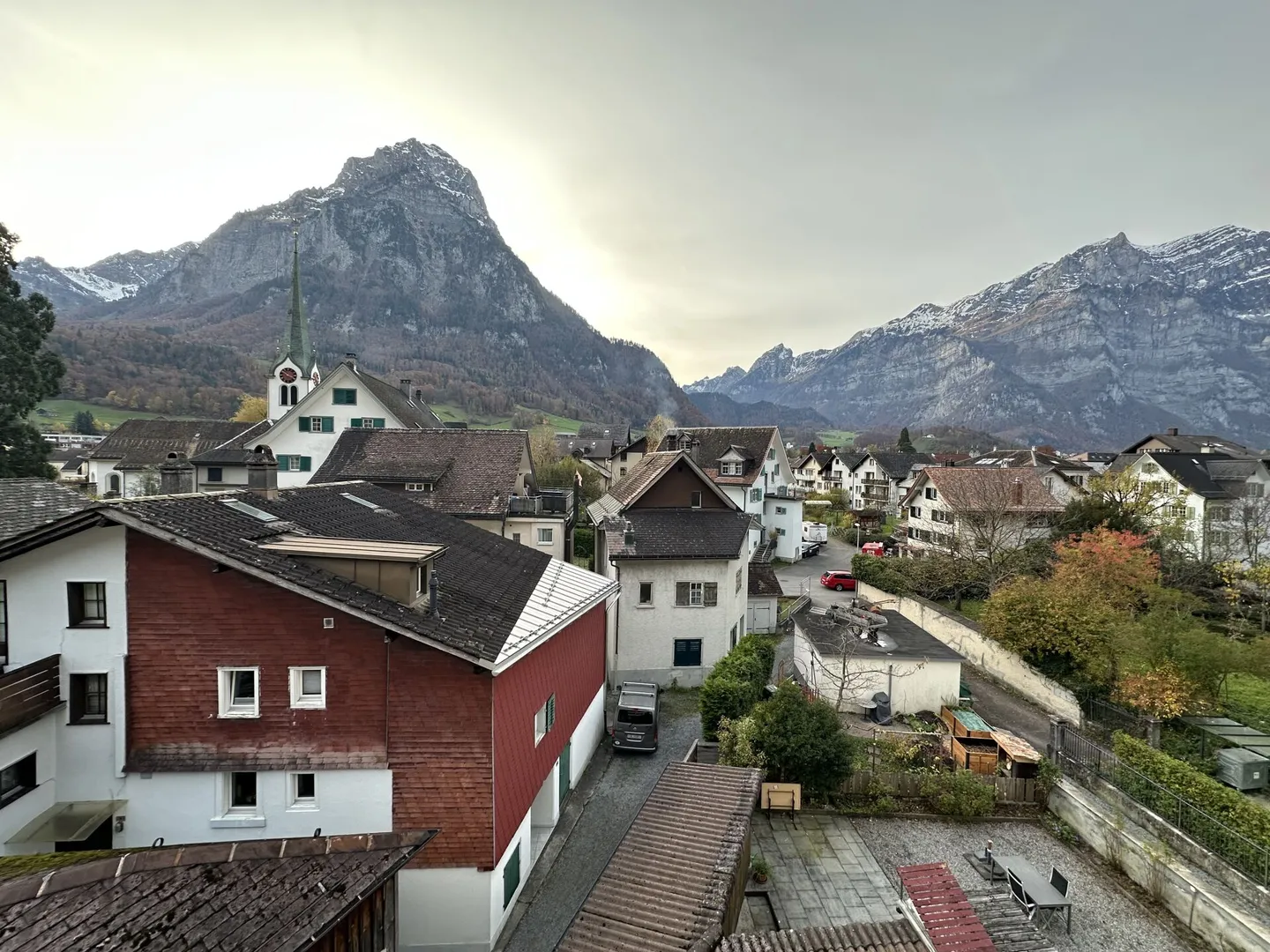 Casa plurifamiliare con 4 appartamenti e complesso di garage con 4 garage - Foto 14 di 16